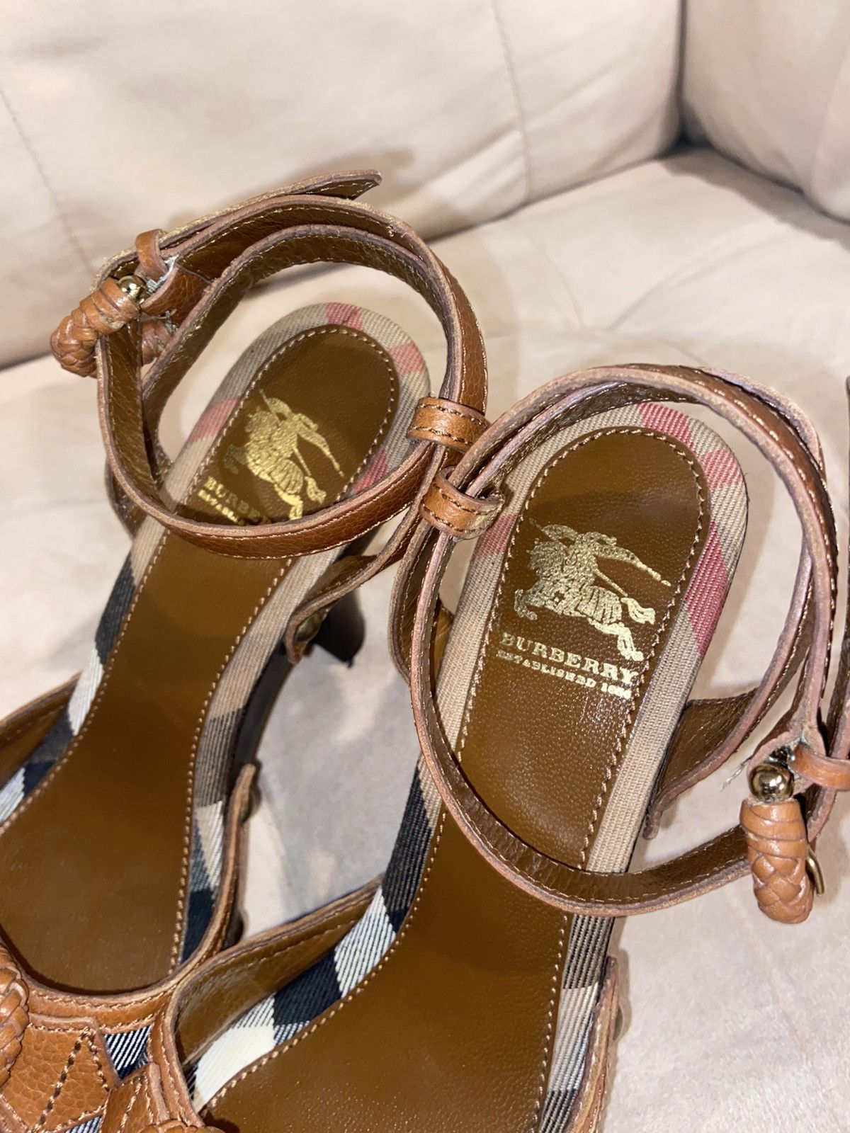 Burberry Burberry Buckled Wooden Heels Size US 5.5 / IT 35.5 - 2 Thumbnail