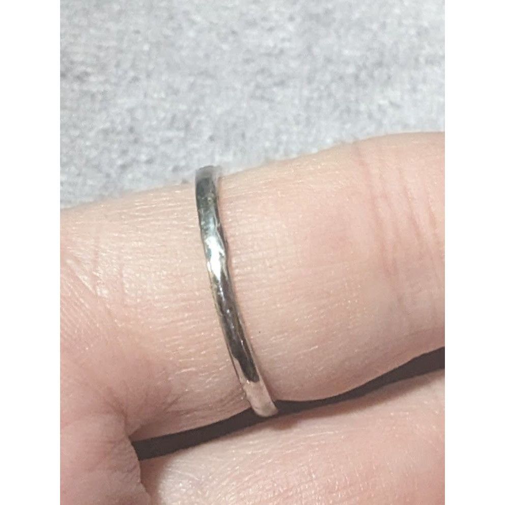 Other Minimalist Gemmed Silver Tone Arrow Ring Size 10 1/2 Size ONE SIZE - 6 Thumbnail