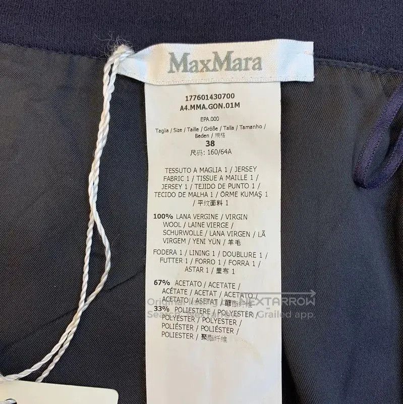 MaxMara Navy Polyester Women's Shorts .