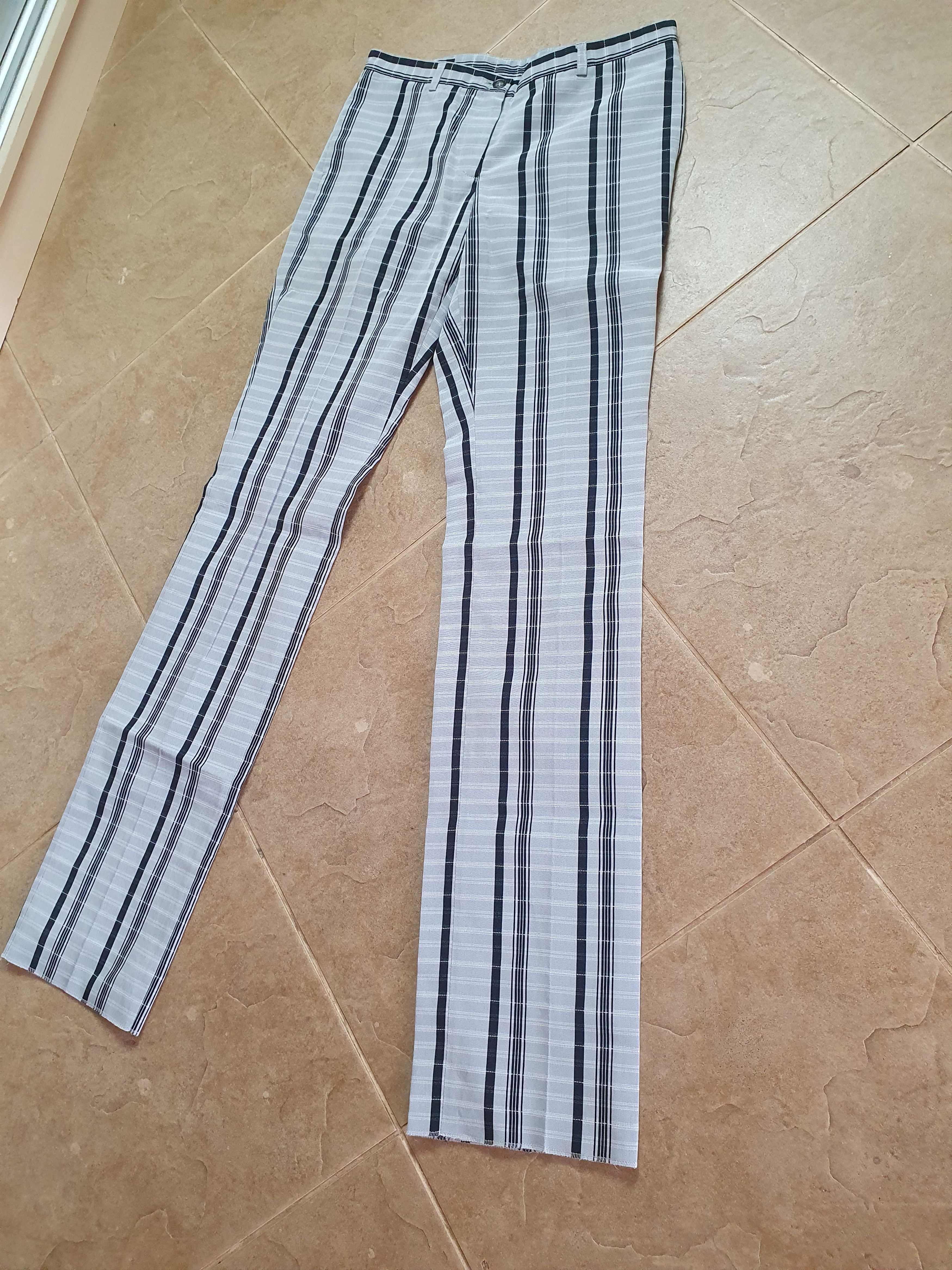 Burberry Vintage women's Burberry Check Grey Size 40 Made in Italy Size 40" / US 18 - 8 Thumbnail