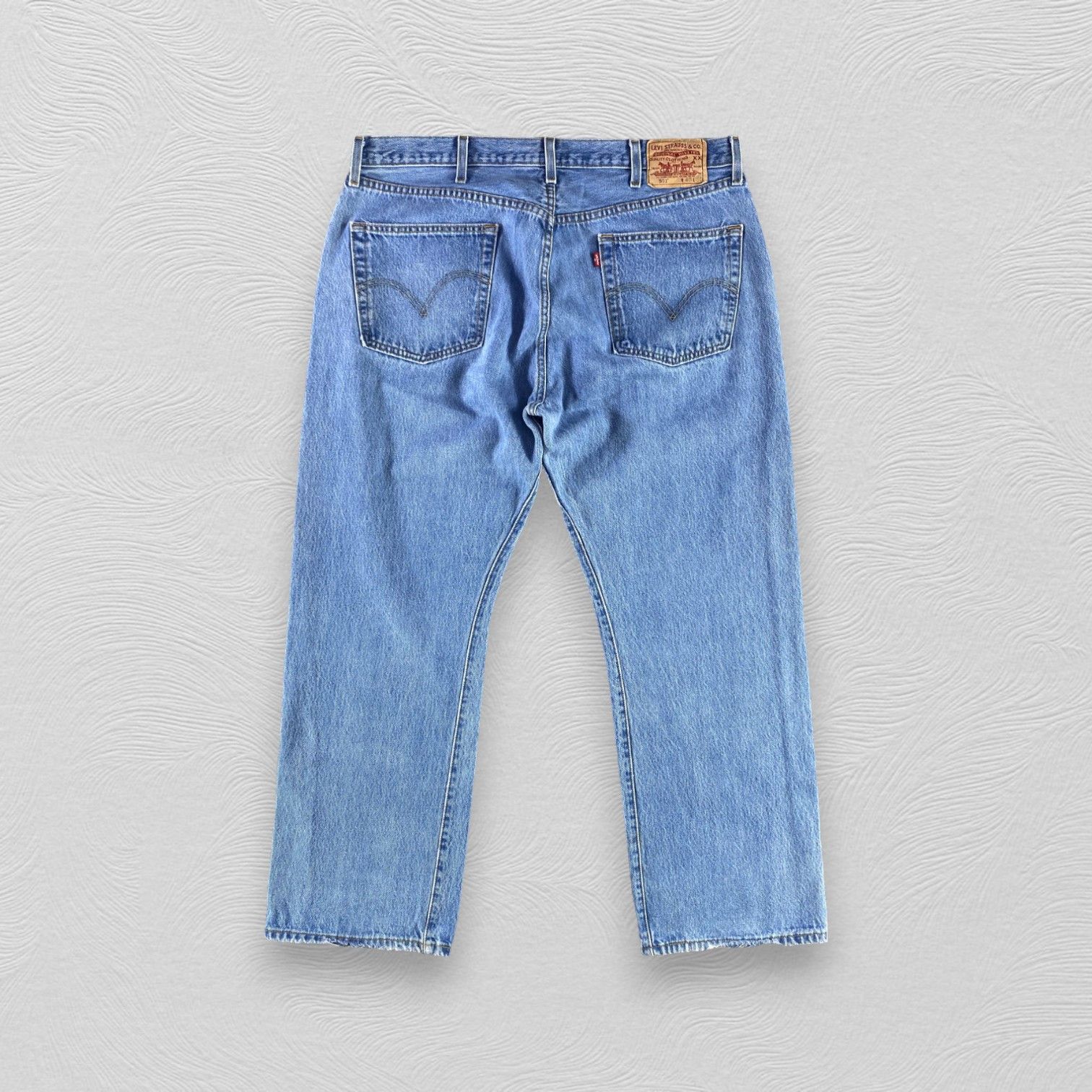 Levi's Vintage Levis 501 Jeans Medium Wash KJ3368 Size US 40 / EU 56 - 2 Thumbnail