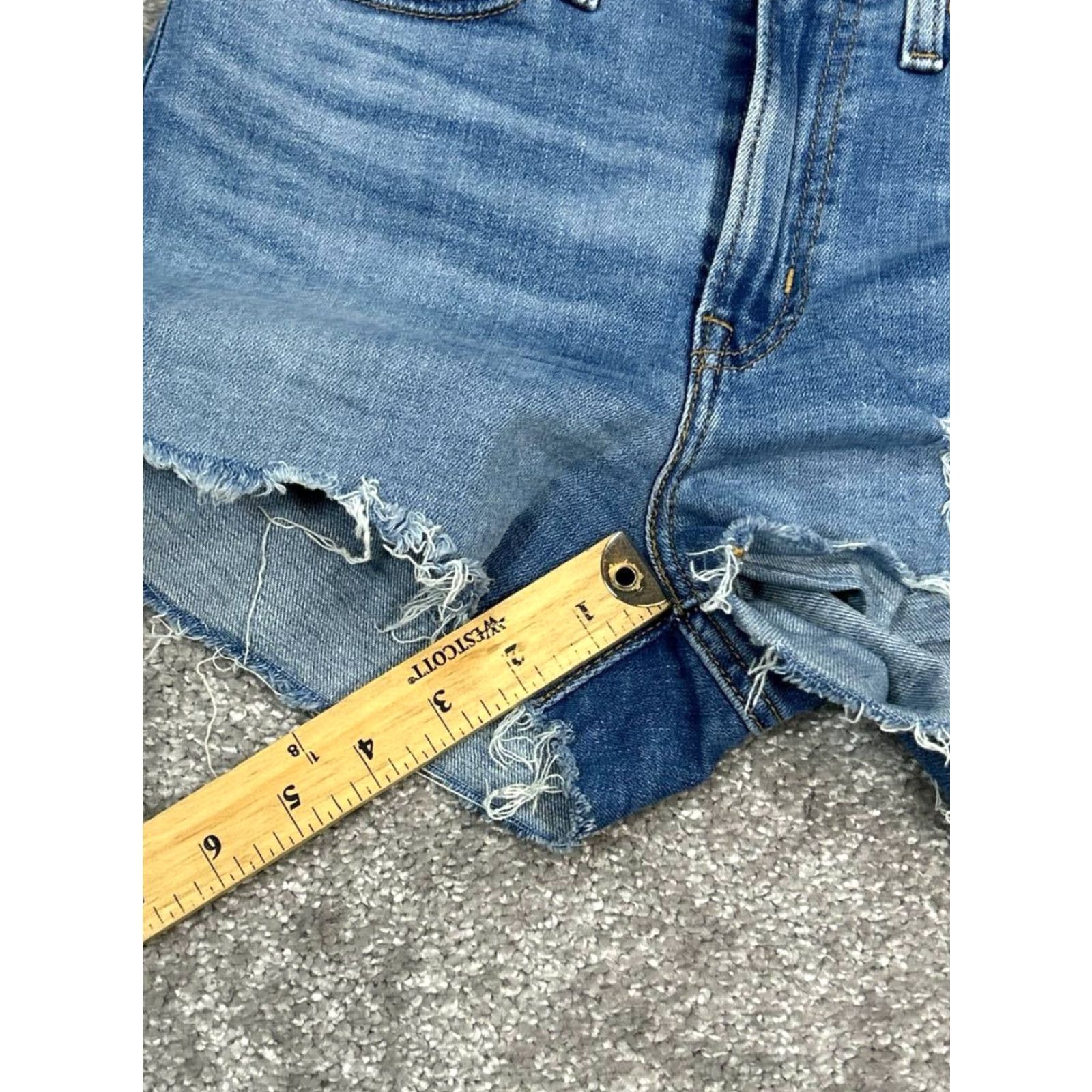 Levi's VINTAGE Levis High Rise Shorts Womens 27 Blue Cut Off Denim Distressed Cotton Stretch Size 27" / US 4 / IT 40 - 3 Thumbnail