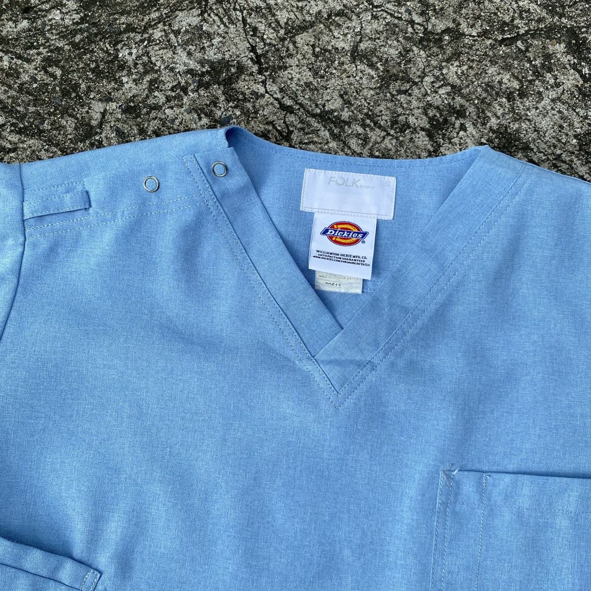 Dickies FOLK Dickles Light Blue V-Neck Scrub Top – Dickies Workwear Size S / US 4 / IT 40 - 4 Thumbnail