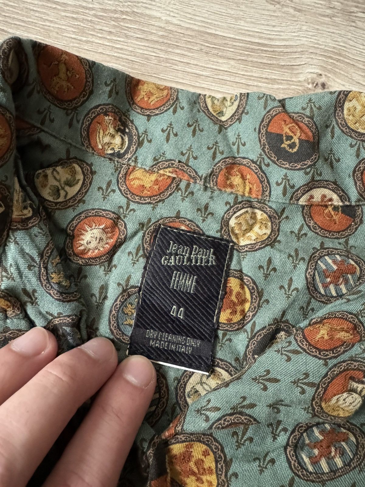 Jean Paul Gaultier Vintage 1991 Jean Paul Gaultier Print Buuton Up Shirt RARE Size L / US 10 / IT 46 - 7 Thumbnail