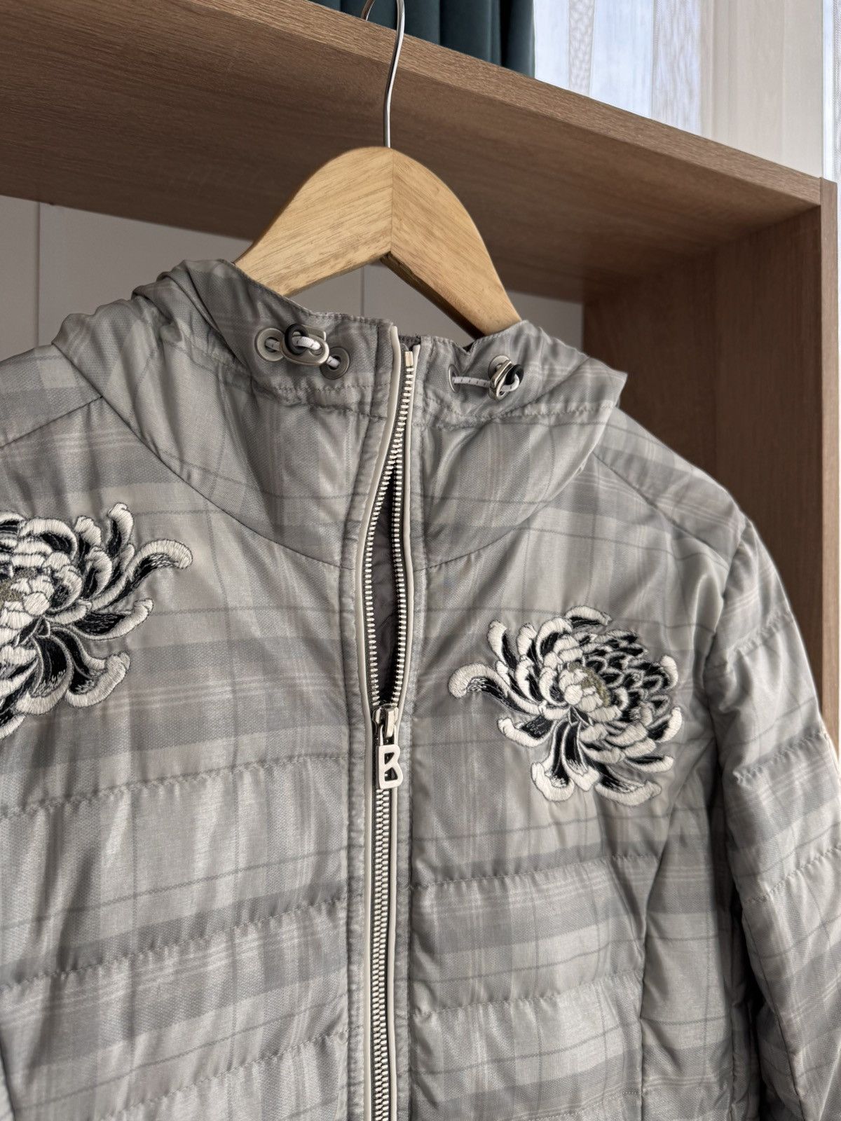 Bogner × Vintage Vintage Bogner Nepal Connection W’ Grey Flower Ski Jacket Size S / US 4 / IT 40 - 8 Thumbnail