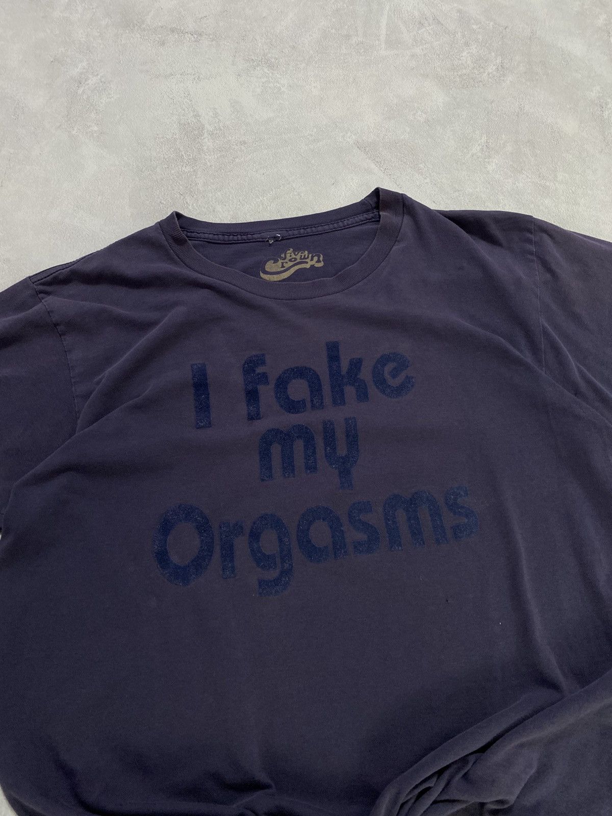 Hook-Ups 💦 Vintage 90s T Shirt Humor I Fake Orgasm Size US M / EU 48-50 / 2 - 2 Thumbnail