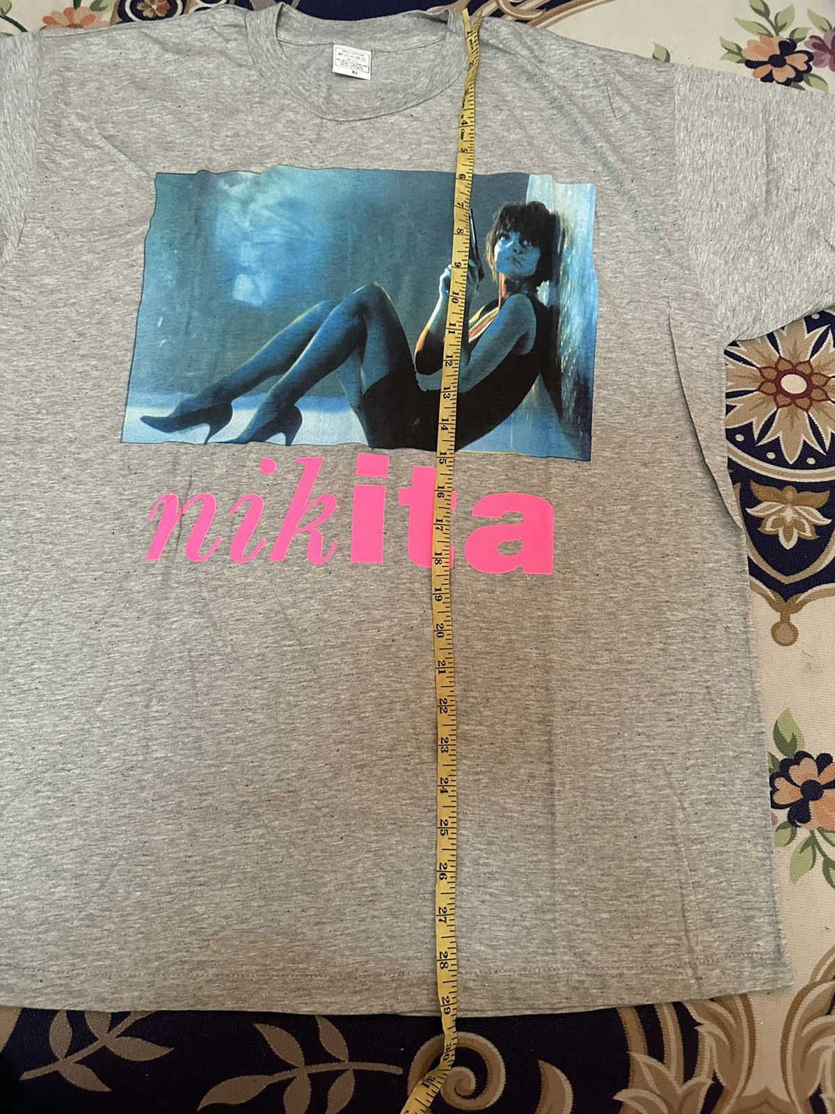 Vintage vintage 1990 LE FEMME NIKITA movie film promo t-shirts Size US XL / EU 56 / 4 - 8 Thumbnail