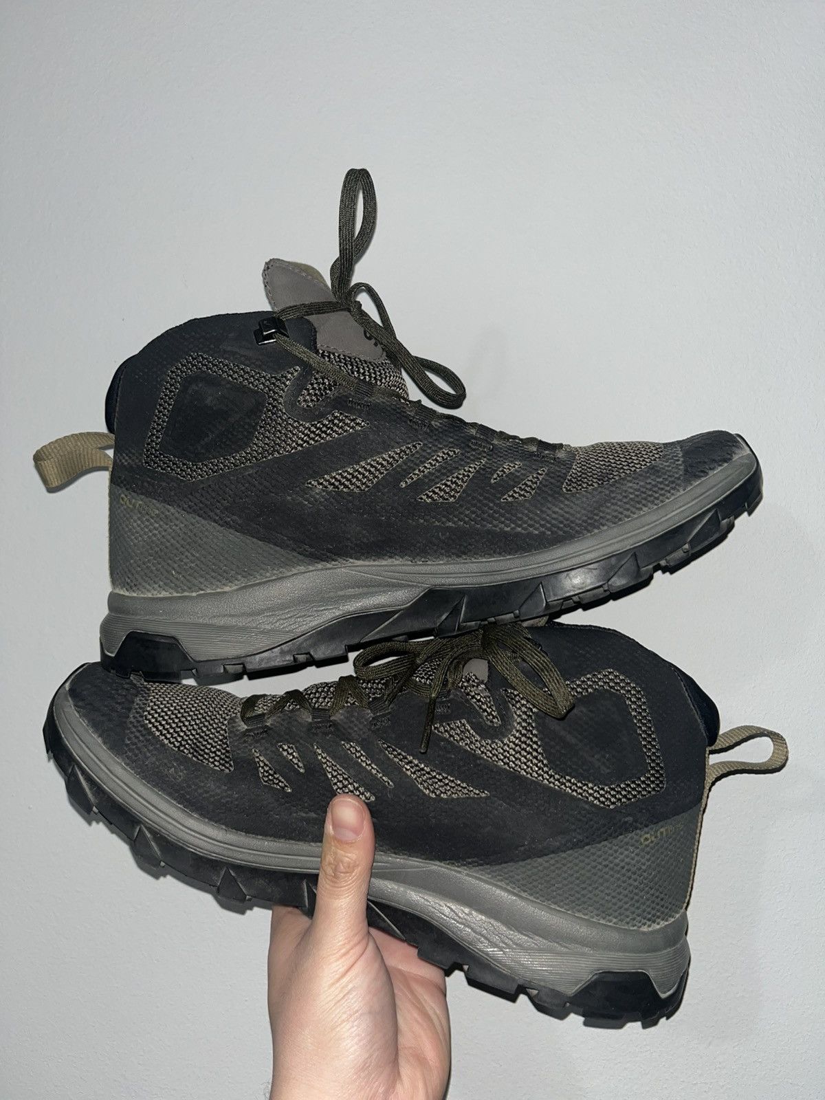Salomon Salomon Outline GTX hiking boots Size US 10 / EU 43 - 4 Thumbnail