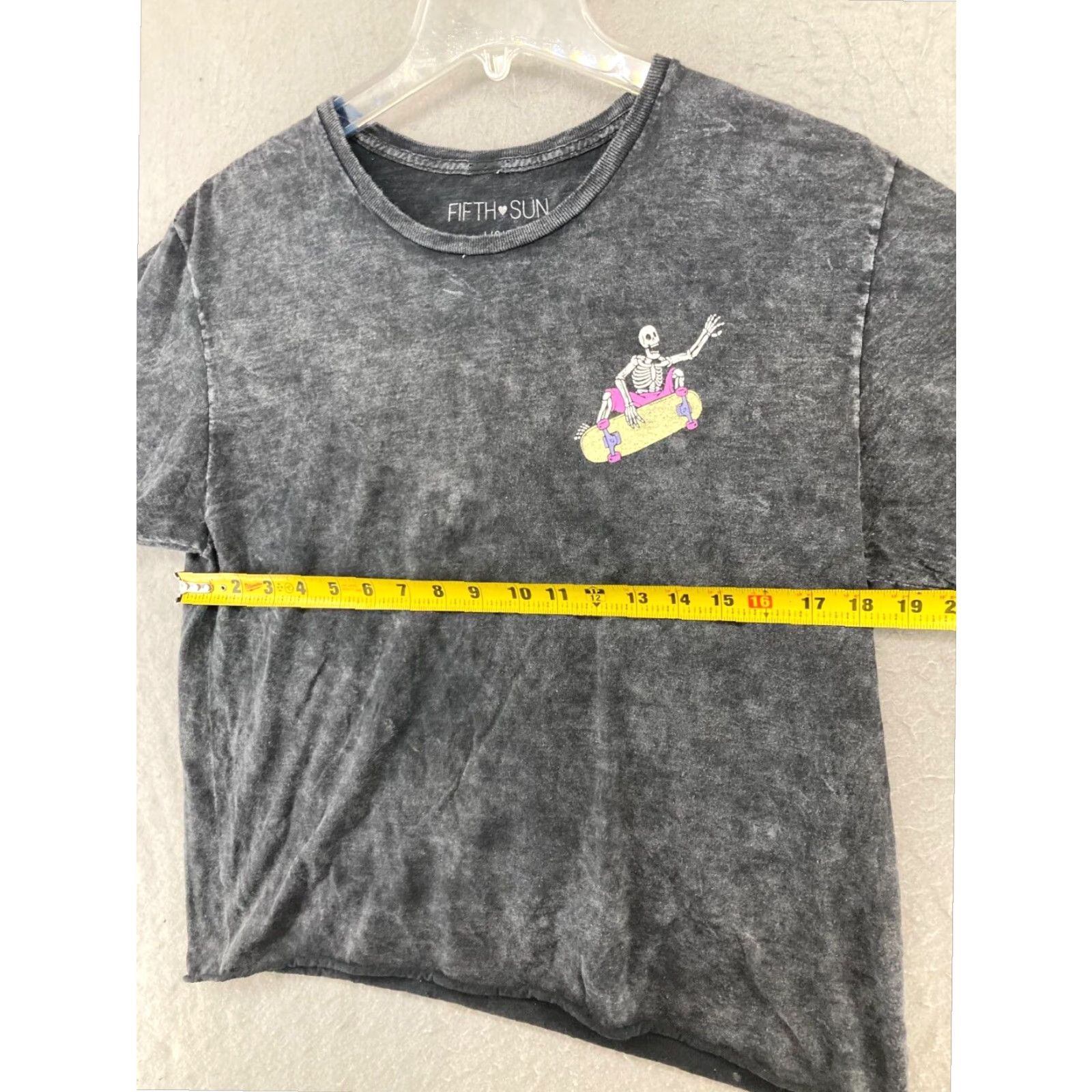 Vintage Fifth Sun Womens Cropped TShirt Large Black Acid Wash Venice Beach Skeleton Size L / US 10 / IT 46 - 2 Thumbnail