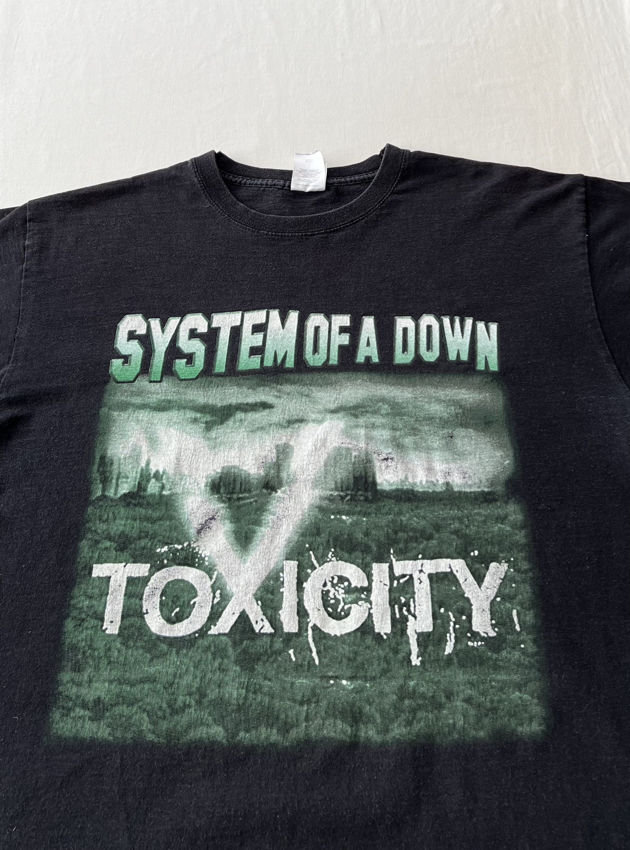 Band Tees Vintage 2000s System of a Down Toxicity Black T-shirt Size US M / EU 48-50 / 2 - 5 Thumbnail