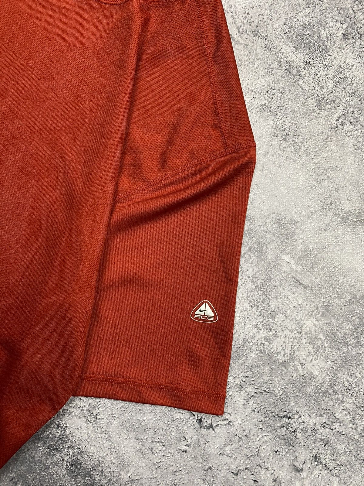 Nike ACG Vintage Nike ACG Red T-Shirt Rare Y2K Tee Size US M / EU 48-50 / 2 - 8 Thumbnail