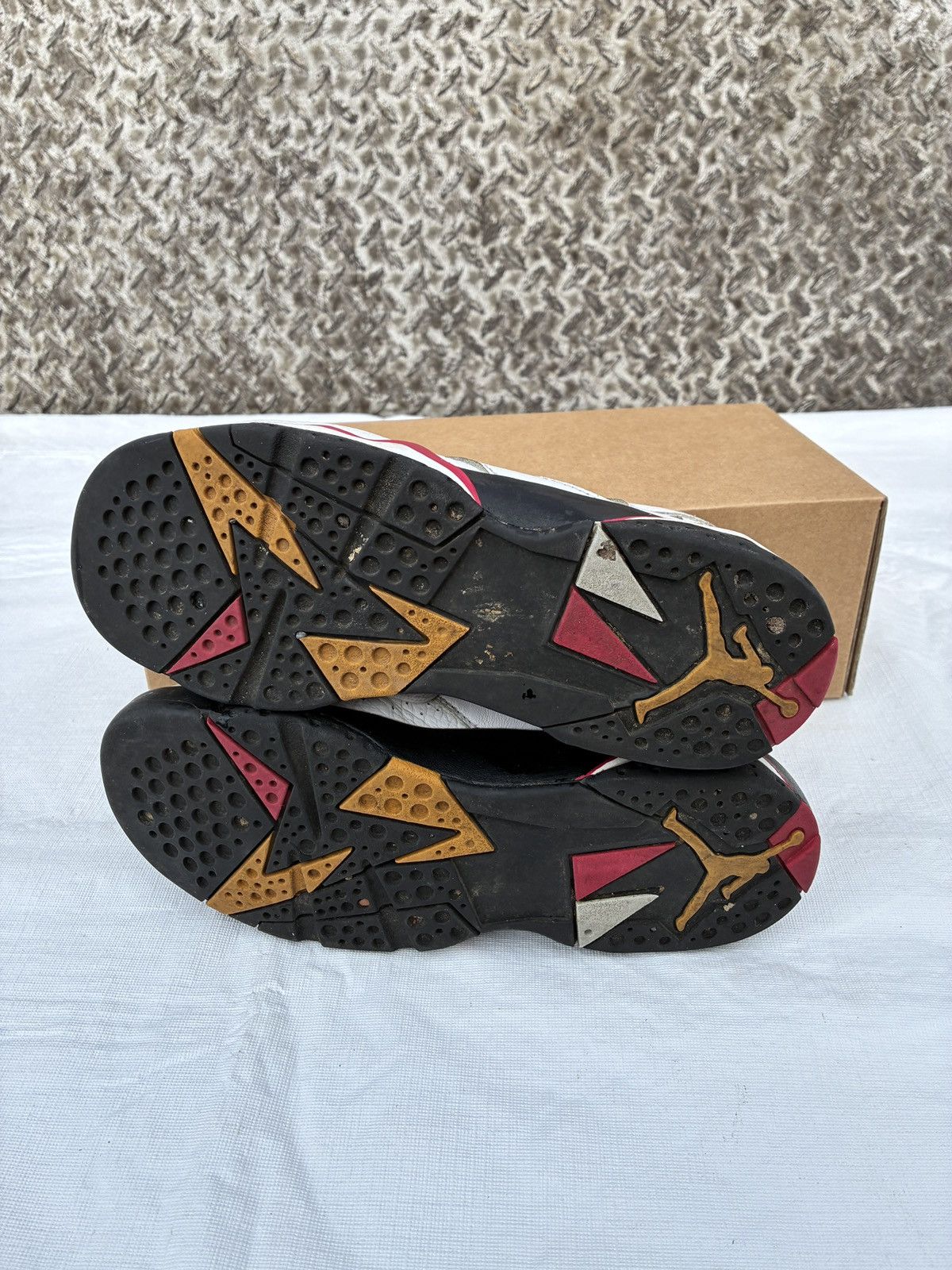 Jordan Brand Size 5.5Y Air Jordan 7 Retro White/Cardinal GS DQ6040-106 Size US 5.5 / EU 38 - 6 Thumbnail