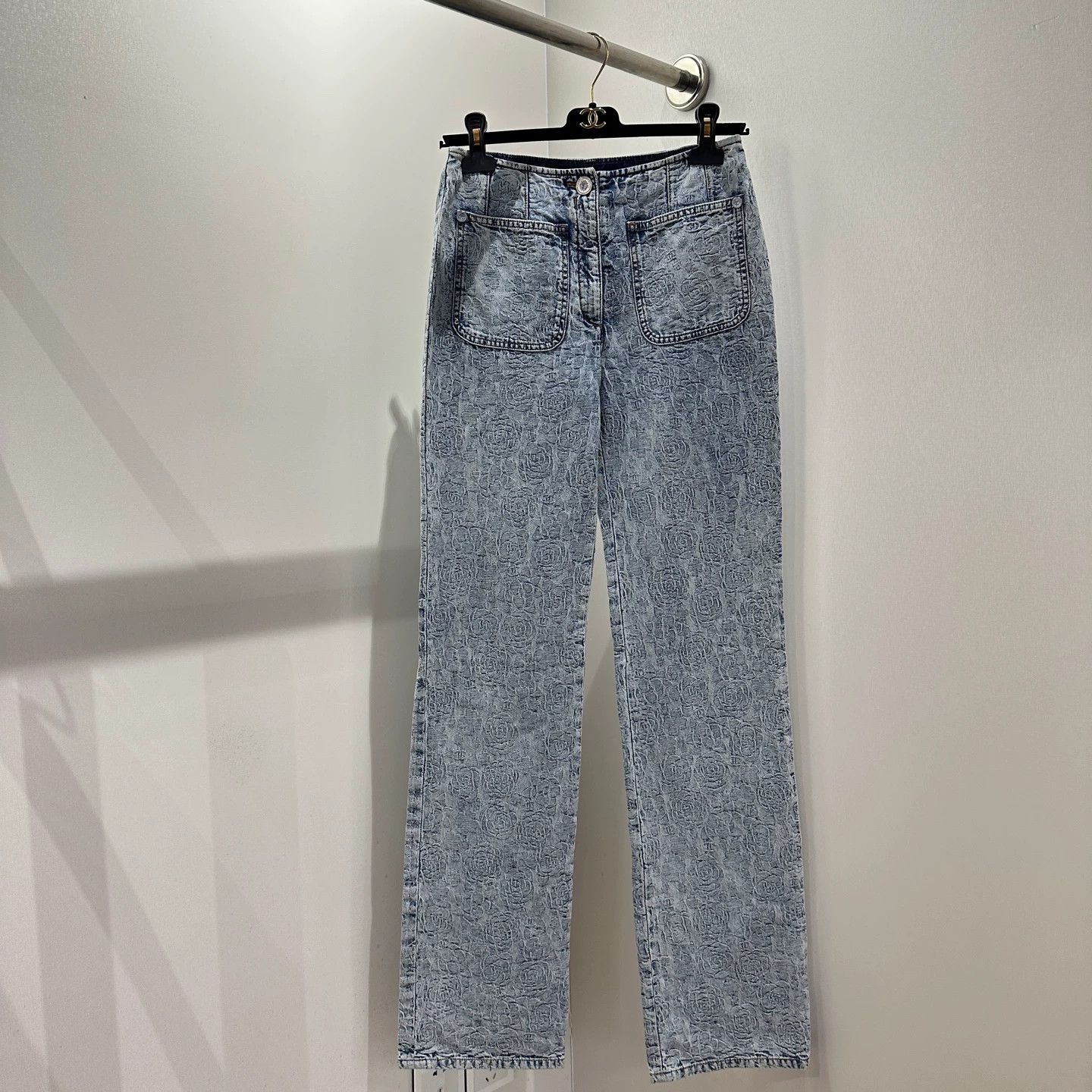 Chanel Chanel 23P Full Print Camellia Straight Jeans 36 Size 26" / US 2 / IT 38 - 1 Thumbnail