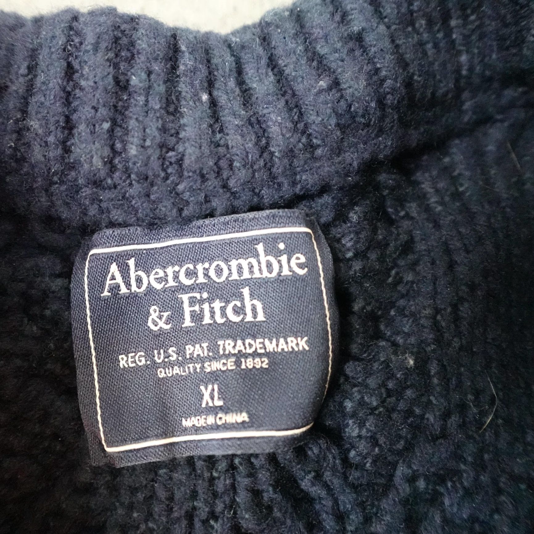Abercrombie & Fitch **Abercrombie & Fitch Mens XL Navy Cable Knit Pullover Sweater** User: Abercrombie & Fitch Mens XL Navy Cable Knit Pullover Sweater Size US XL / EU 56 / 4 - 5 Thumbnail
