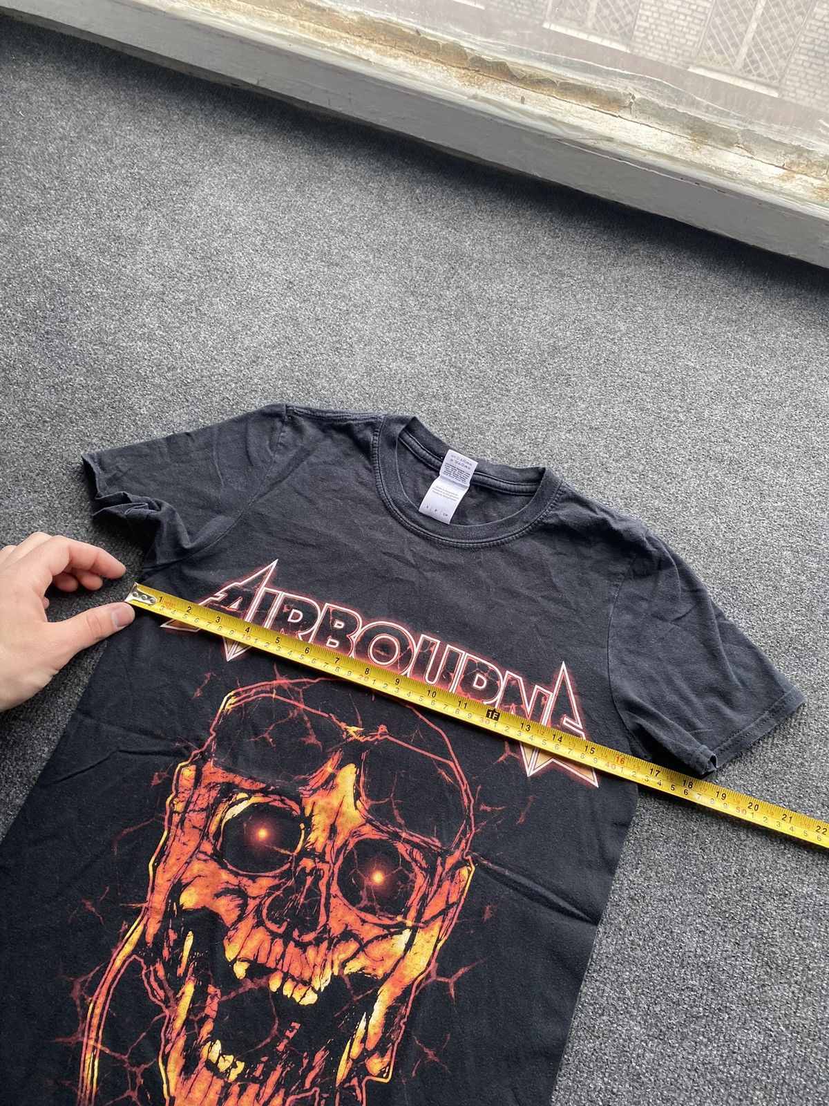 Gildan 🔥Airbourne metal punk band wom tee s sexy freak Size S / US 4 / IT 40 - 4 Thumbnail