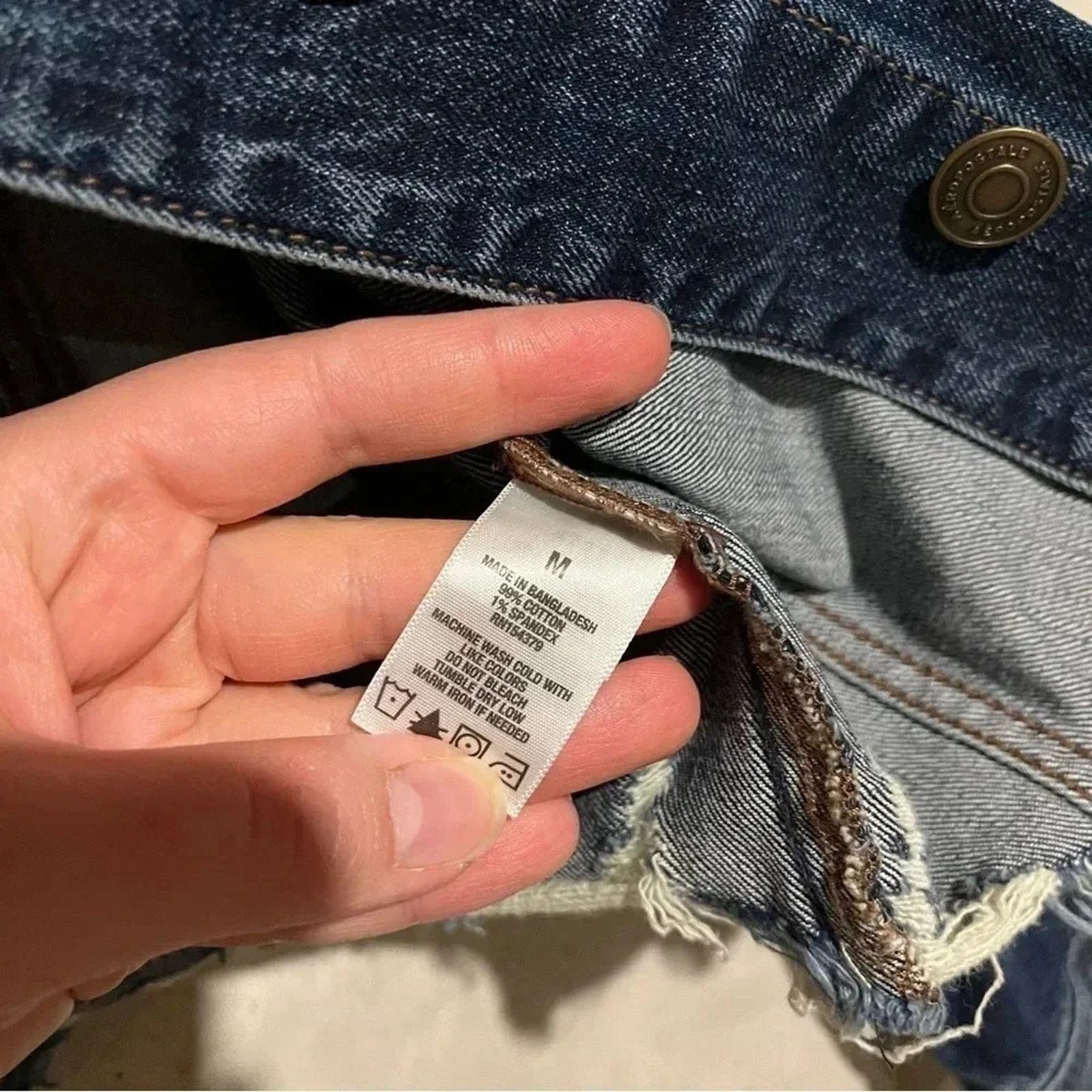 Aeropostale AEROPOSTALE Blue Distressed Denim Cropped Jean Jacket sz M Size M / US 6-8 / IT 42-44 - 5 Thumbnail