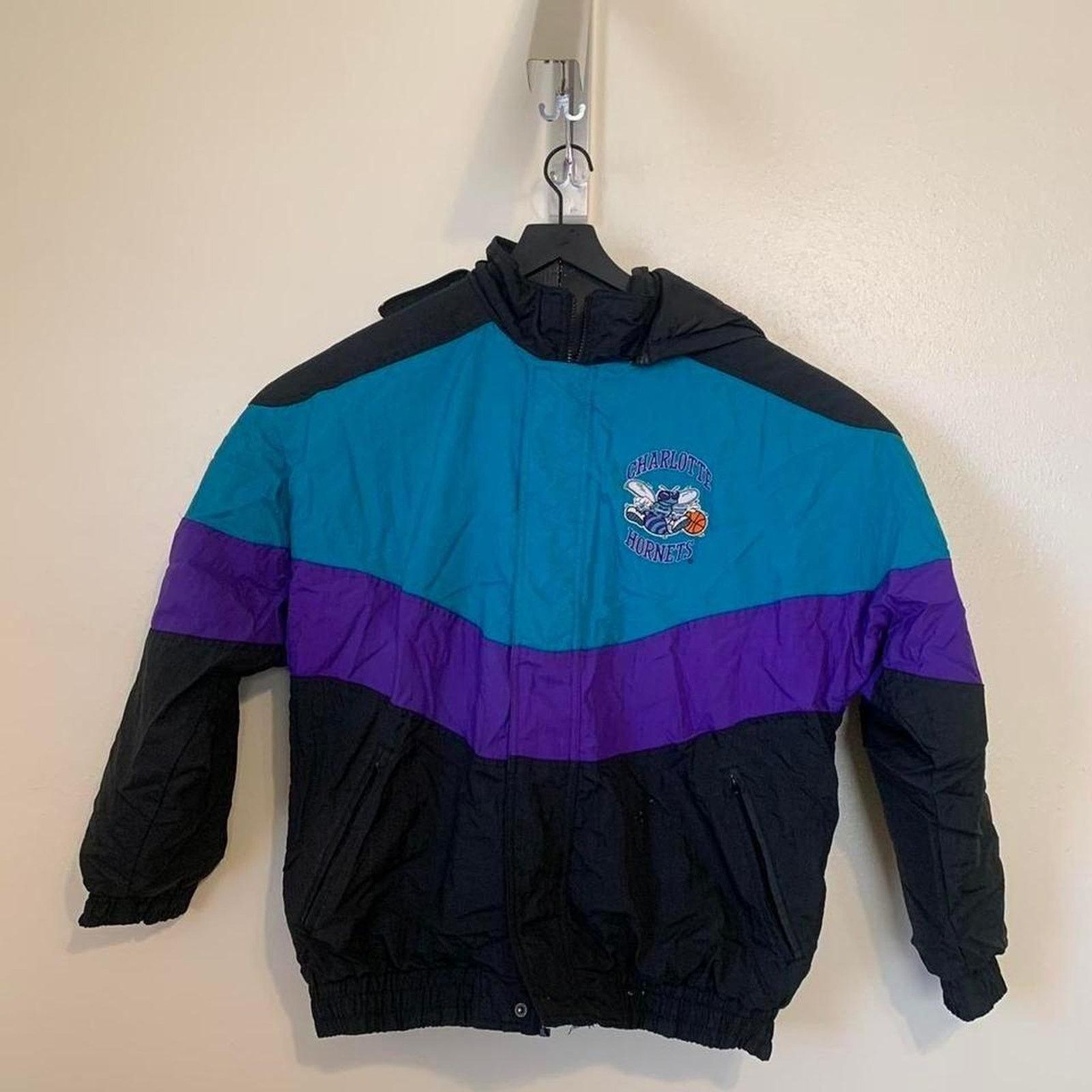 NBA Vintage 90s NBA Charlotte Hornets Puffer Jacket Size US M / EU 48-50 / 2 - 3 Thumbnail