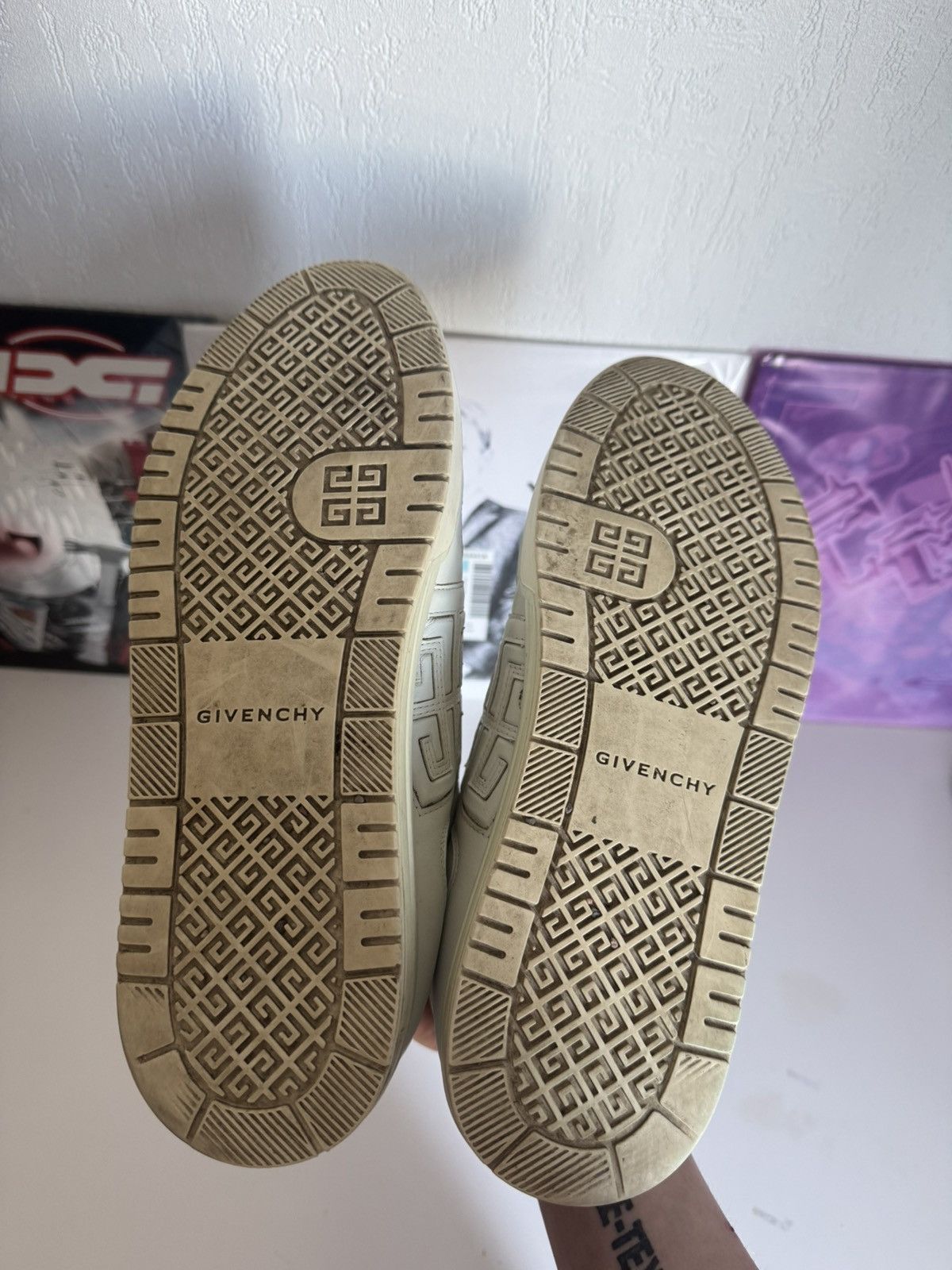 Givenchy Givenchy White 4G Logo Low Sneakers Luxury Designer Size US 9 / EU 42 - 10 Thumbnail
