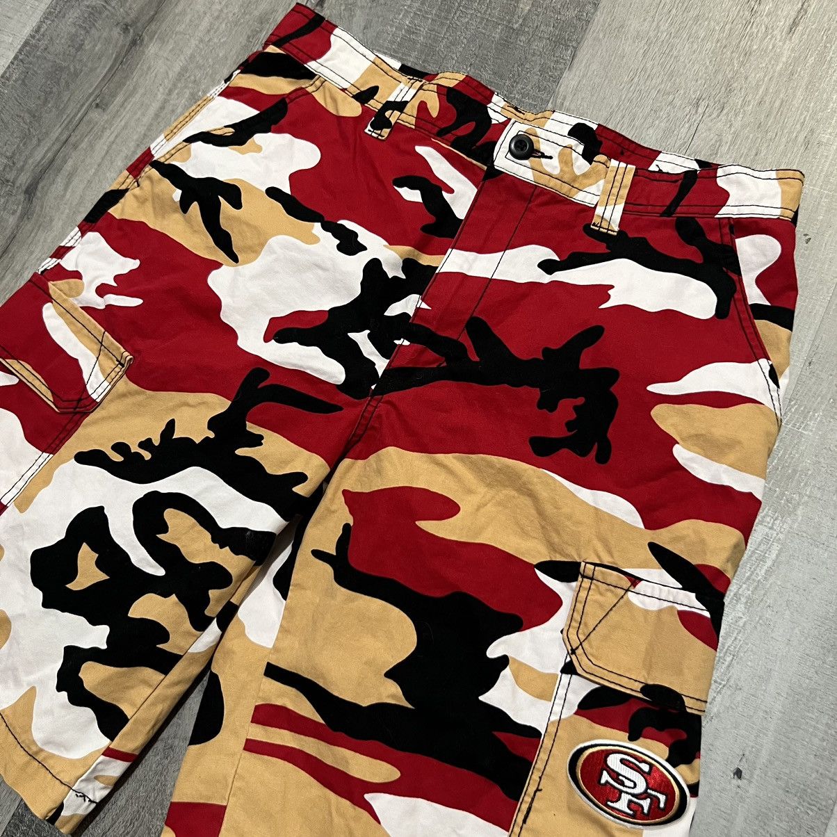 Red camo cargo shorts deals