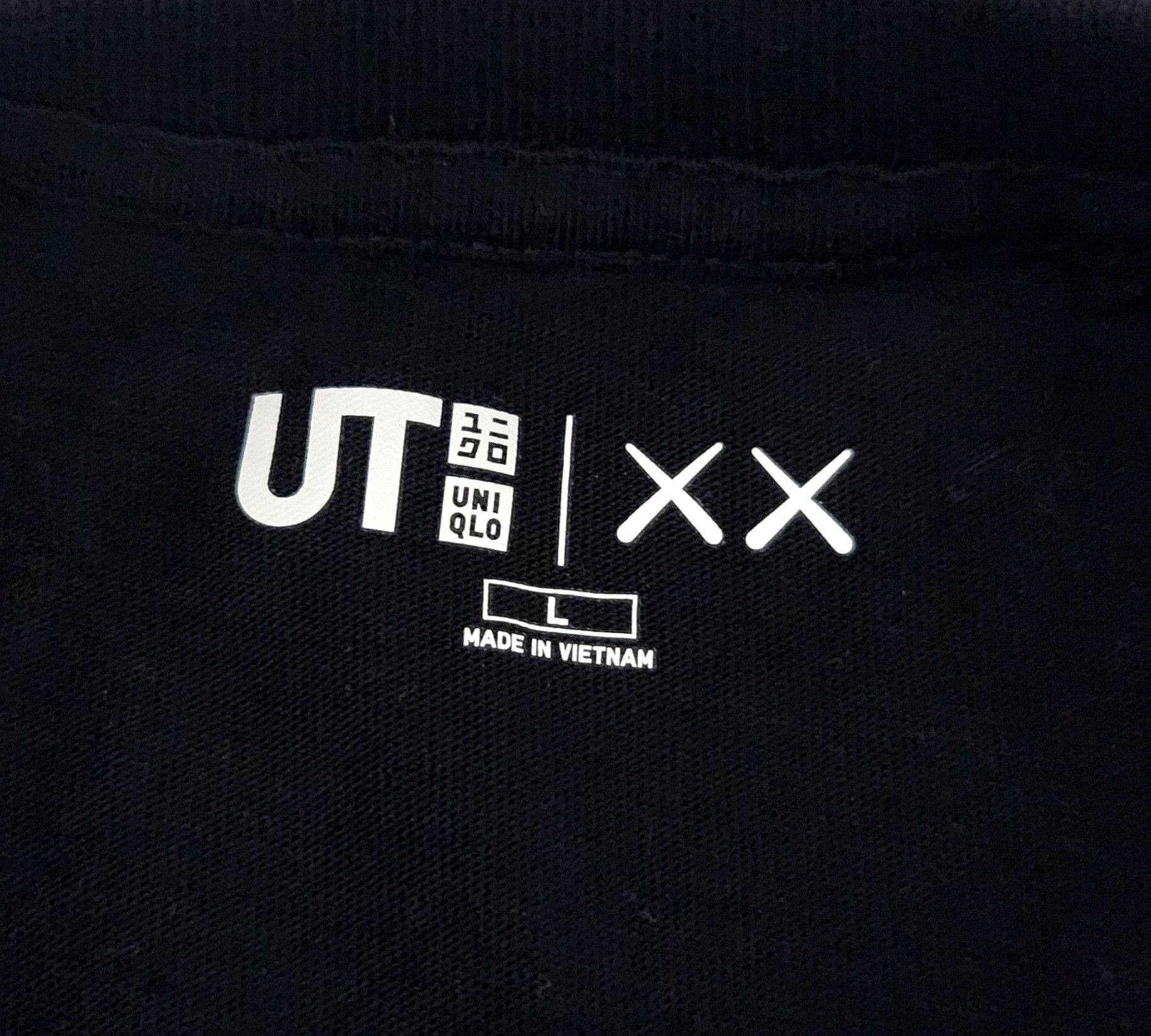 Kaws × Uniqlo KAWS X Uniqlo Companion Limited Edition UT Black SZ Large Size US L / EU 52-54 / 3 - 5 Thumbnail