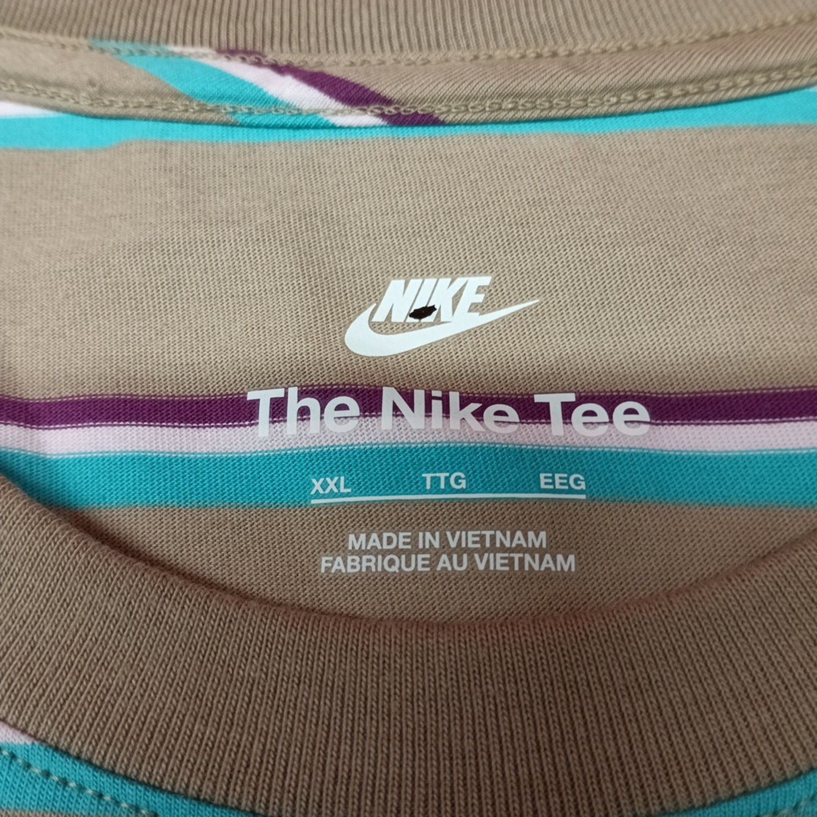 Nike Nike Sportswear Club Stripe Logo T-Shirt Tee Men's 2XL Beige Size US XXL / EU 58 / 5 - 3 Thumbnail