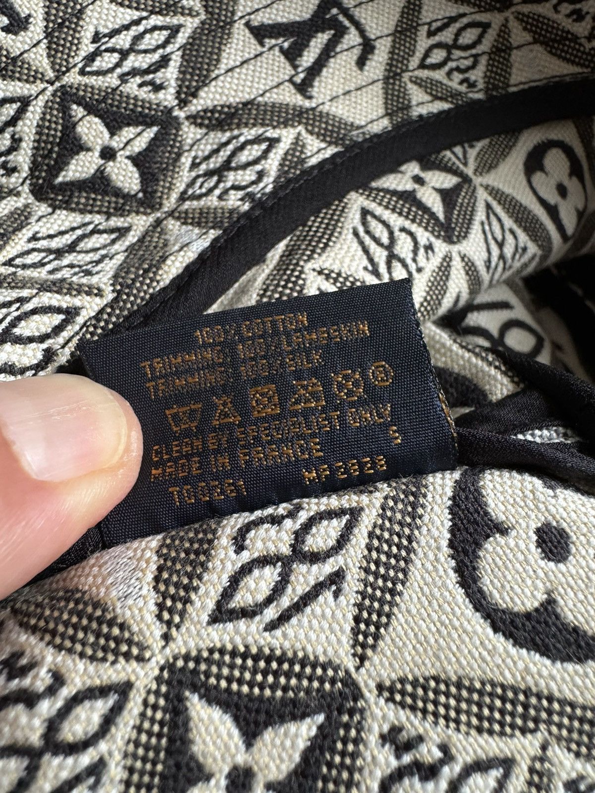 Louis Vuitton LOUIS VUITTON hat marked S see real tape measurements in pho Size ONE SIZE - 7 Thumbnail