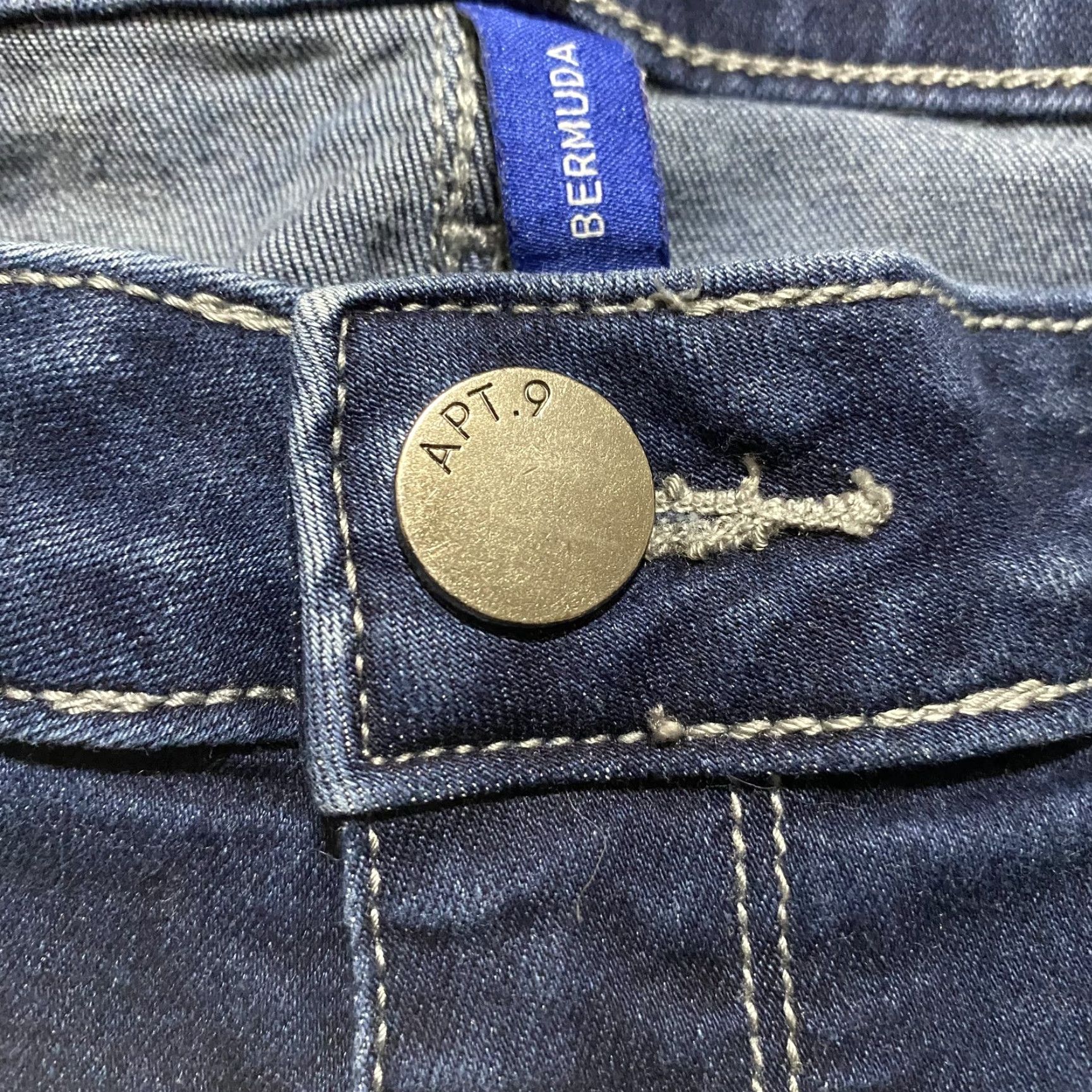 Apt. 9 APt 9 Bermuda Shorts Womens 4 Dark Wash Denim Bermuda Shorts Inseam 10" Blue 27 Waist Regular Fit Casual Womens Shorts Size 27" / US 4 / IT 40 - 4 Thumbnail