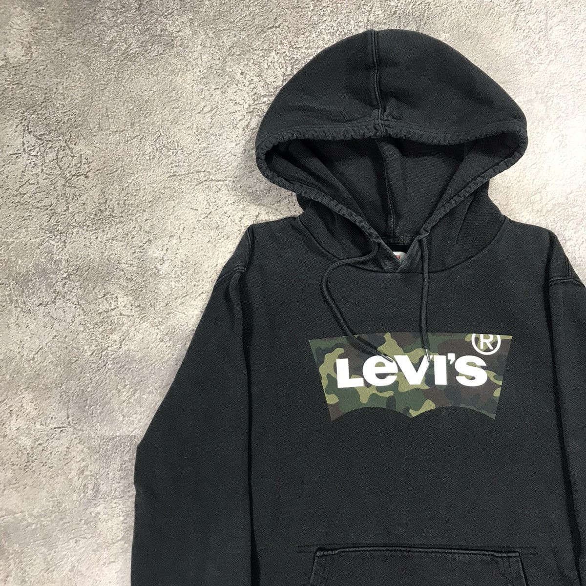 Vintage Vintage Levis Big Logo Hoodie Y2K Streetwear Grunge Baggy S Size US S / EU 44-46 / 1 - 3 Thumbnail