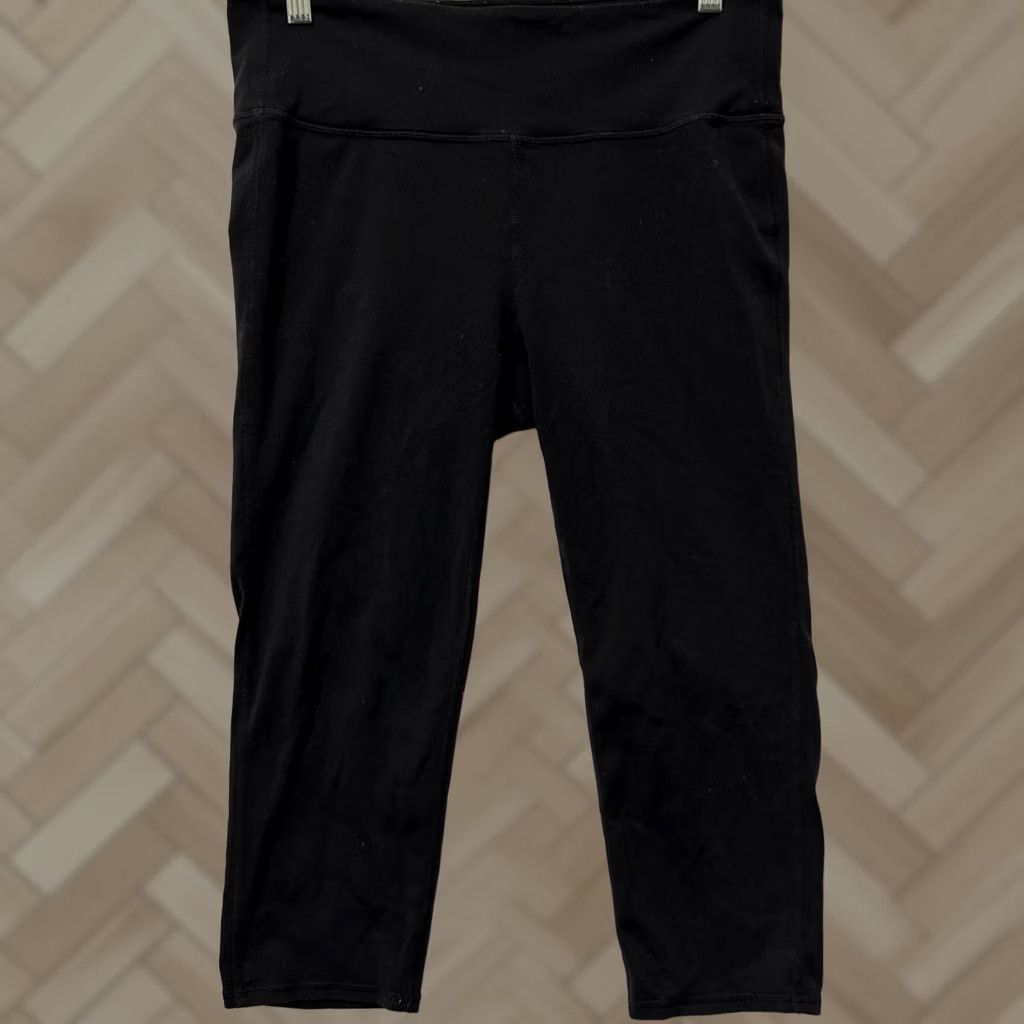 Athleta Athleta Women's Black Crop Legging Yoga Gym Size Large Size 36" / US 14 / IT 50 - 1 Thumbnail