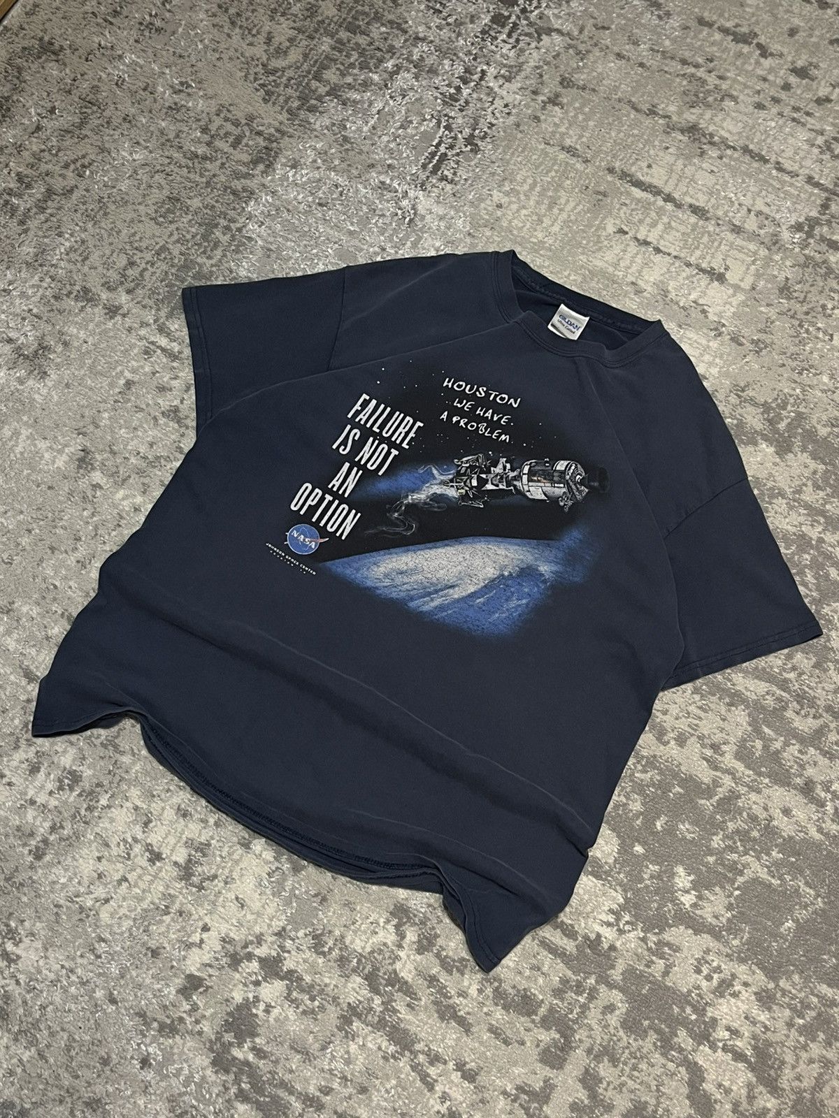 Gildan Vintage NASA HOUSTON WE HAVE A PROBLEM interstellar T-shirt Size US L / EU 52-54 / 3 - 2 Thumbnail