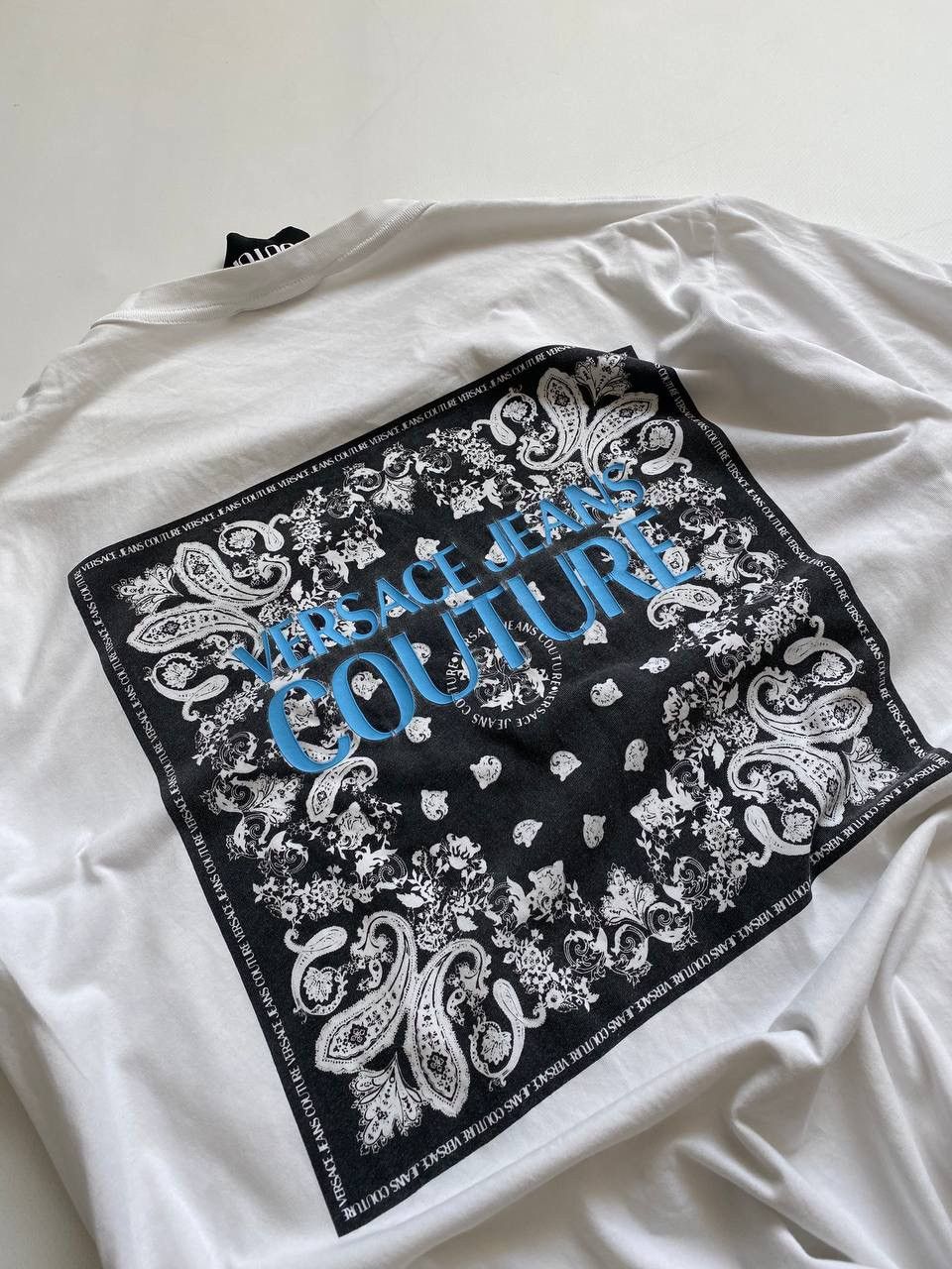 Versace Versace jeans couture bandanna print t shirt y2k Size US M / EU 48-50 / 2 - 3 Thumbnail