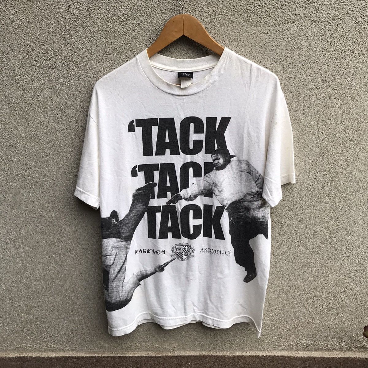 image of Raekwon Wu Tang Clan Rap Tees Akomplice Vsop in White, Men's (Size Medium)