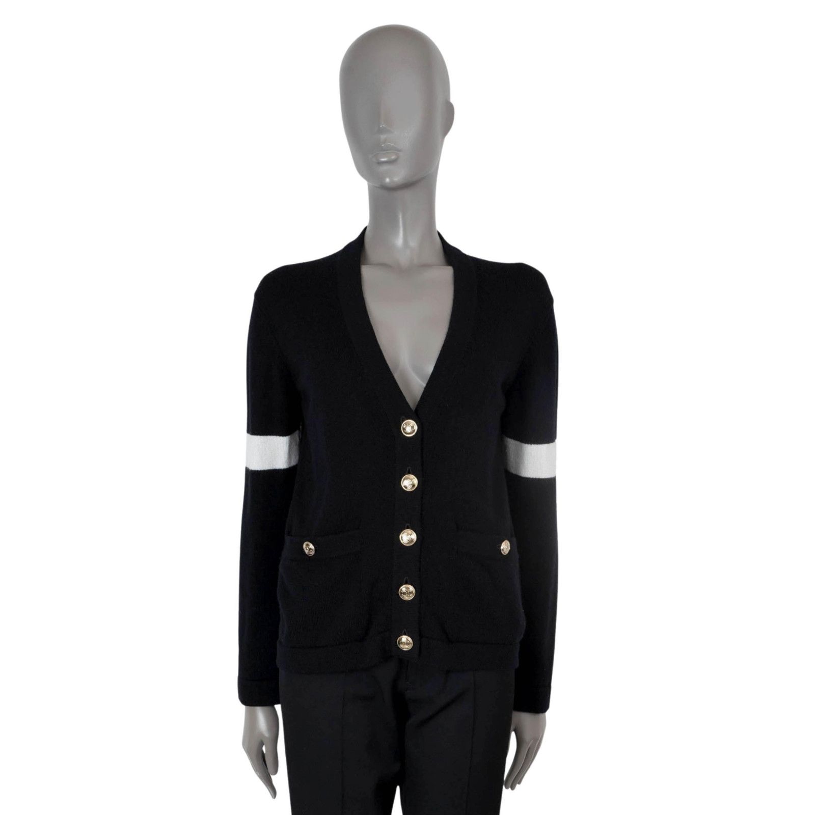 Chanel Chanel 20K Black Cashmere White Gold CC Logo Long Sleeve Size XS / US 0-2 / IT 36-38 - 4 Thumbnail