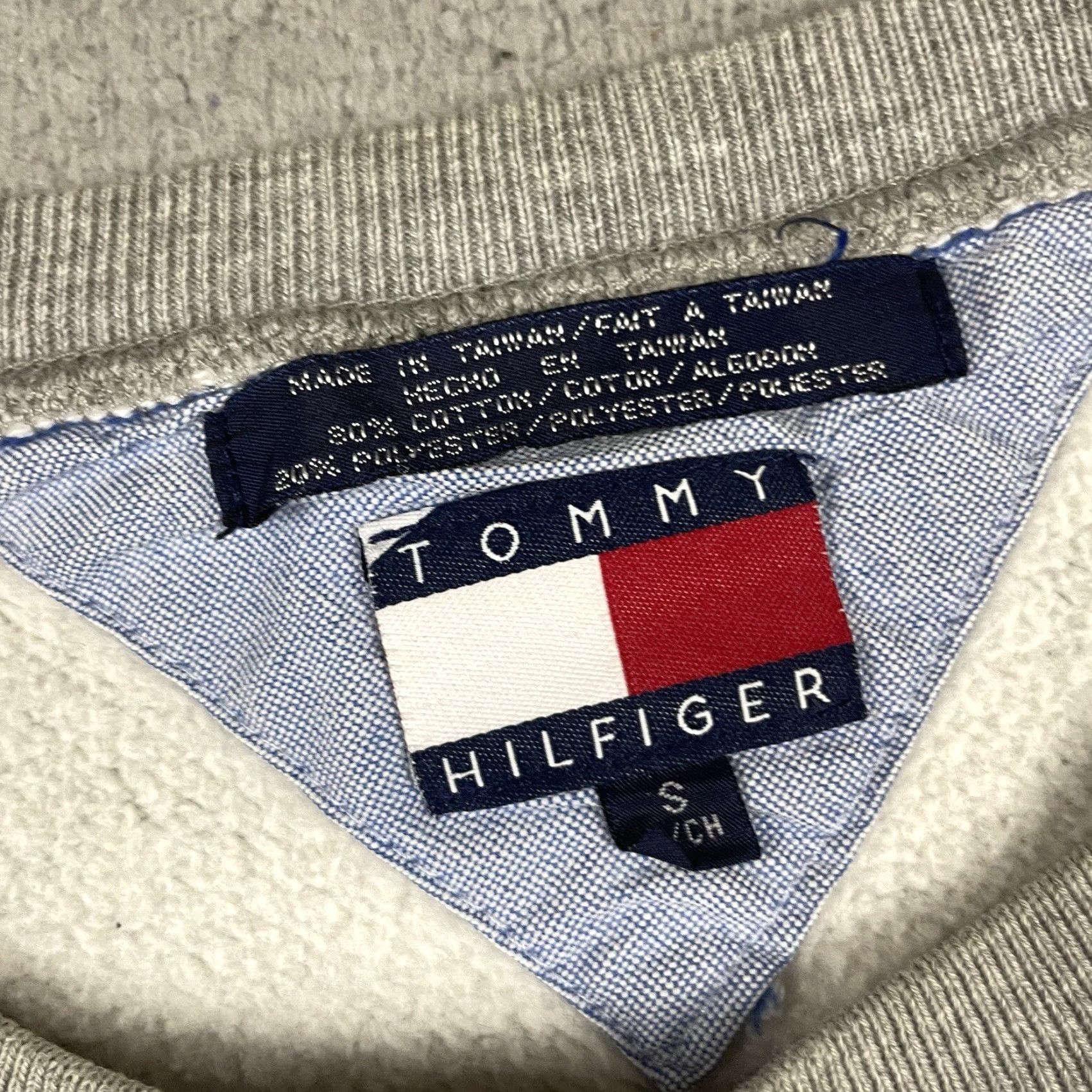 Tommy Hilfiger VINTAGE Tommy Hilfiger Sweatshirt Men’s S Gray Athletic Pullover Sports All Seasons Heavyweight Embroidered Size US S / EU 44-46 / 1 - 4 Thumbnail