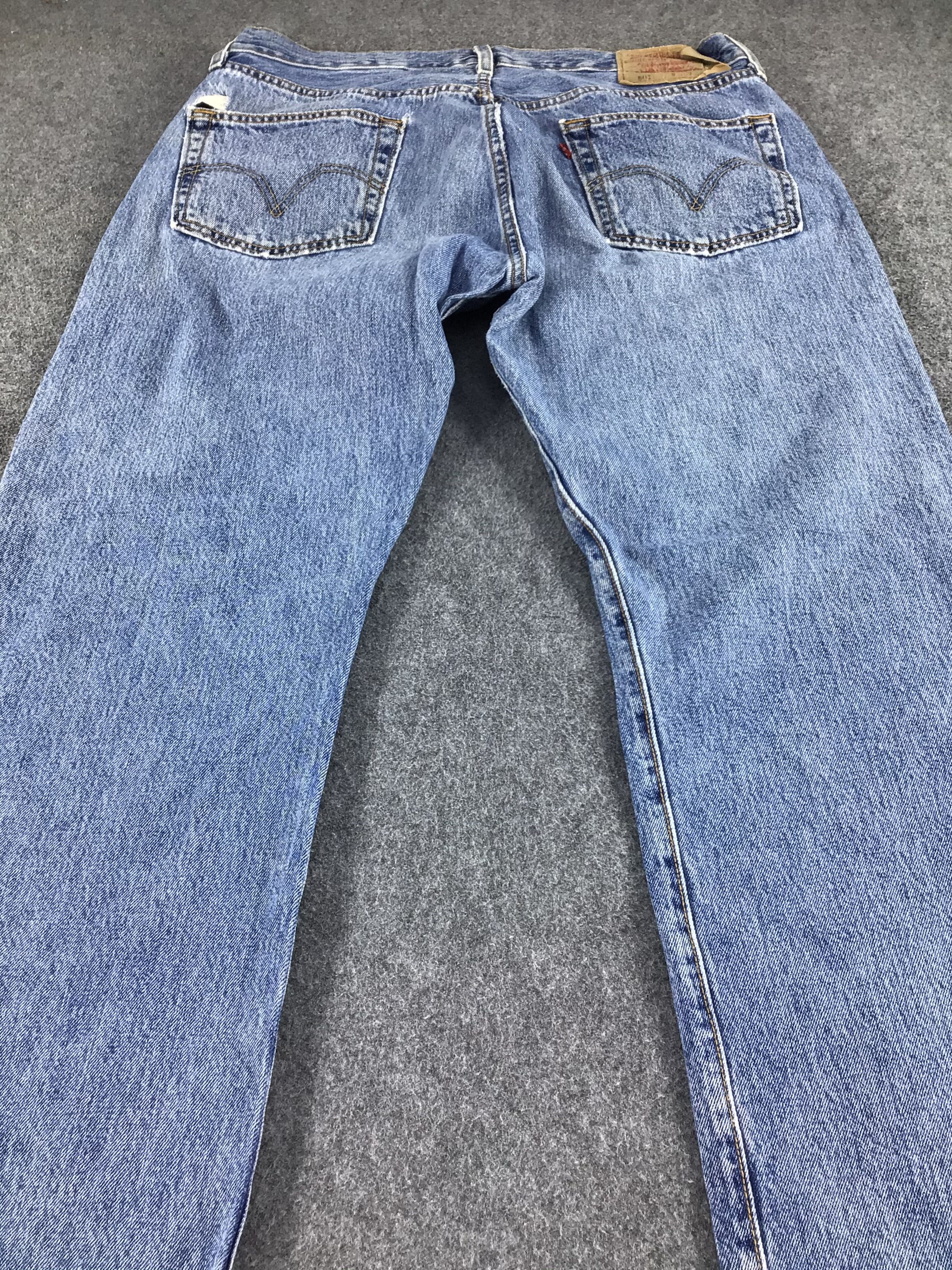 Levi's Vintage Levis 501 Jeans Faded Blue Stone Wash Denim -J526 Size US 36 / EU 52 - 4 Thumbnail