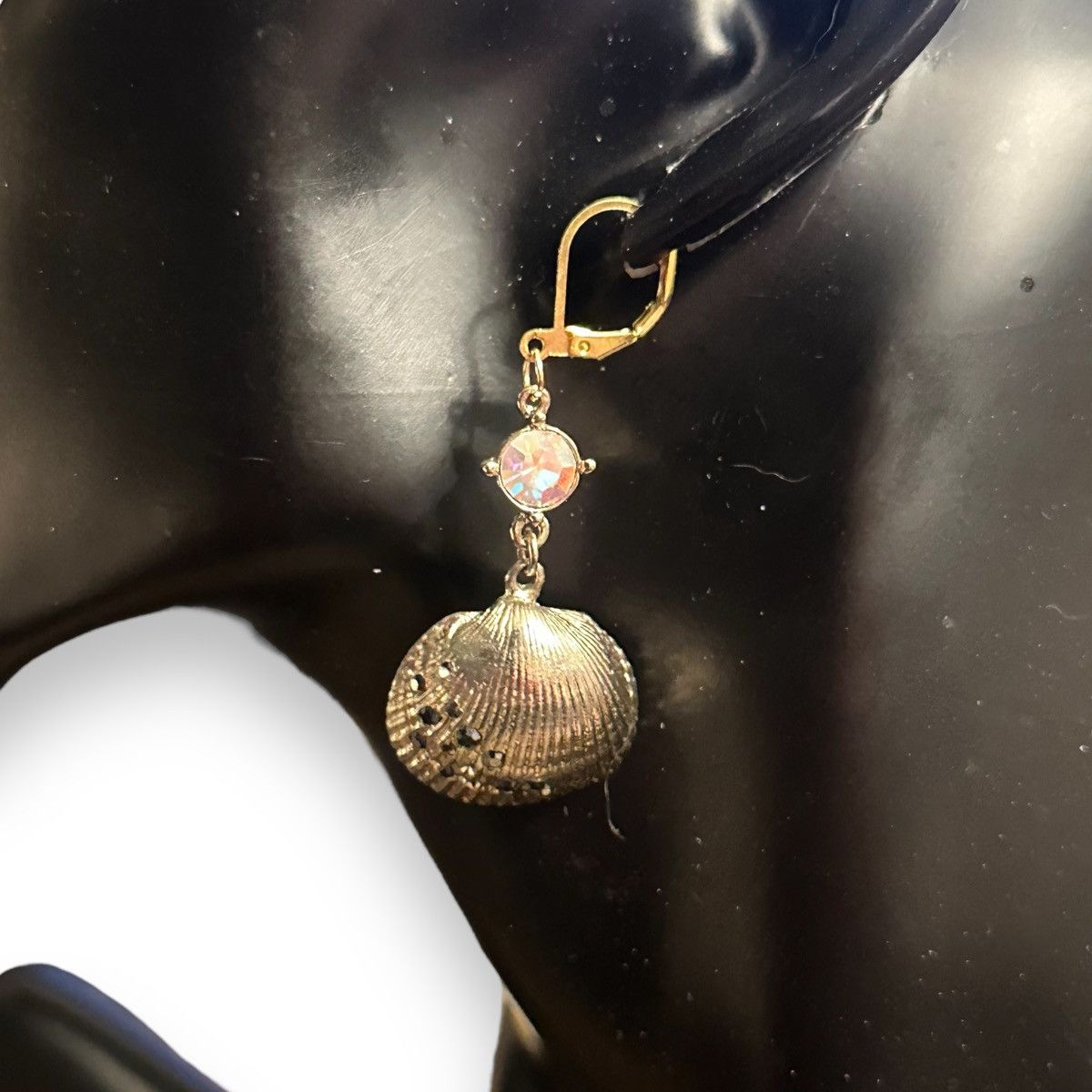 Other Clamshell lever back dangle earrings Size ONE SIZE - 4 Thumbnail