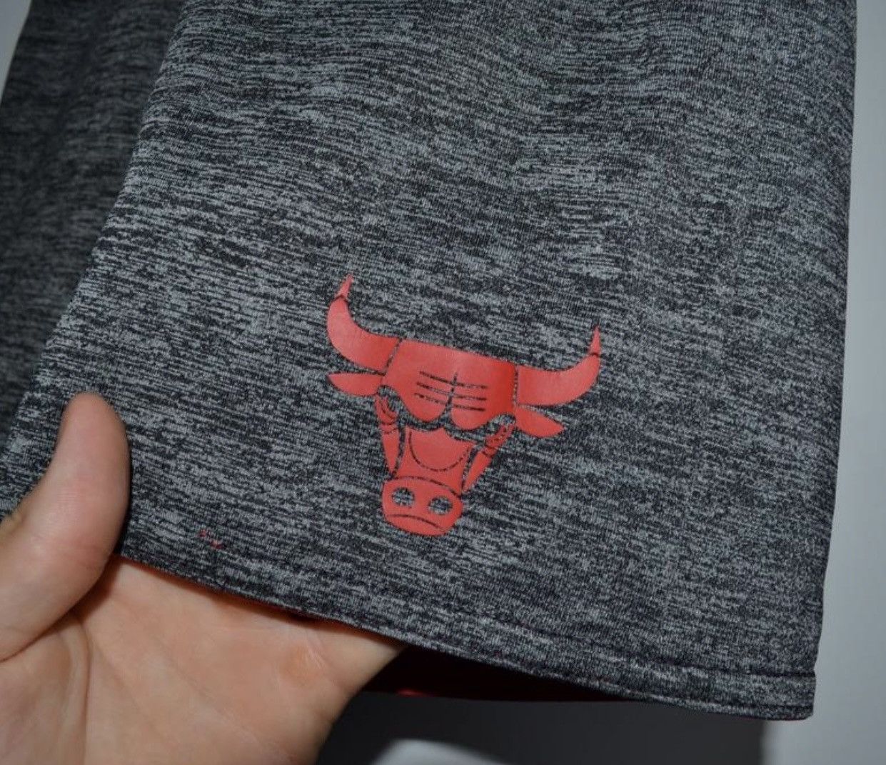 Adidas Adidas NBA Bulls Shorts Two-sided Red/Gray Mens Size XS Size US 29 - 8 Thumbnail
