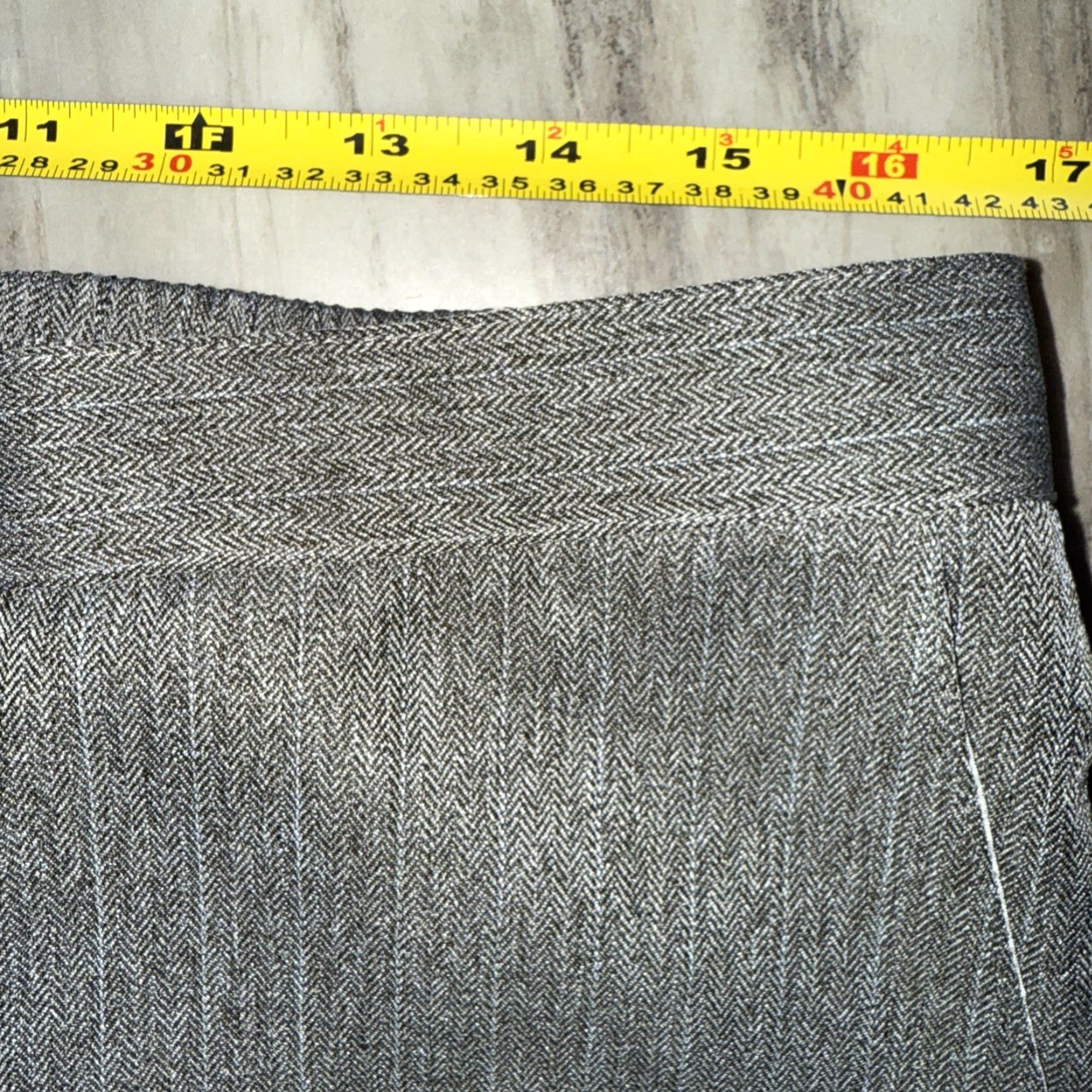 Vintage ALFRED DUNNER Dress Pants Gray Herringbone Pull-On Women Size 16 Elastic Waist Straight Leg Regular Fit 28in Inseam Size 24" / US 00 / IT 34 - 7 Thumbnail