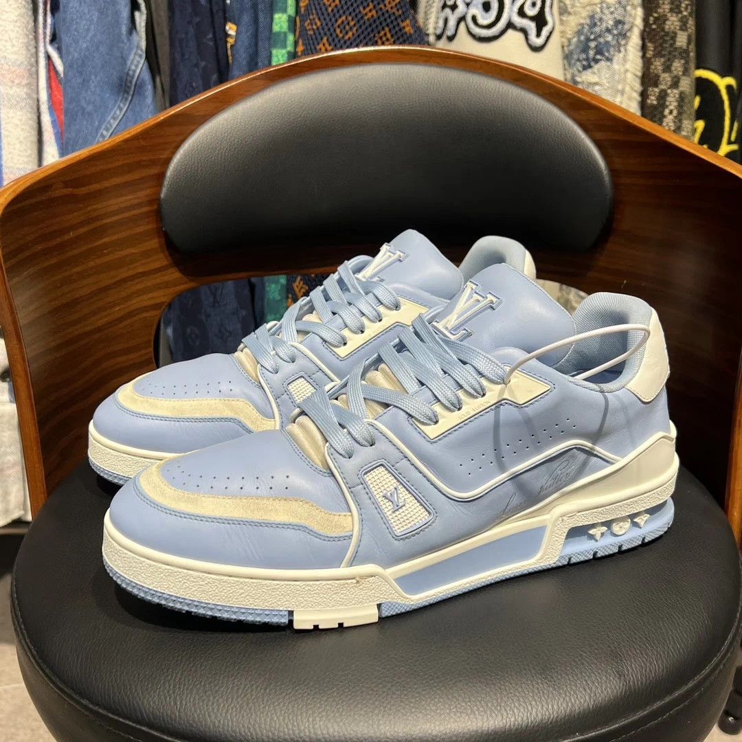 Louis Vuitton LV Trainer Cloud Blue & White 8.5 54 Heel Excellent Size US 8.5 / EU 41-42 - 1 Thumbnail