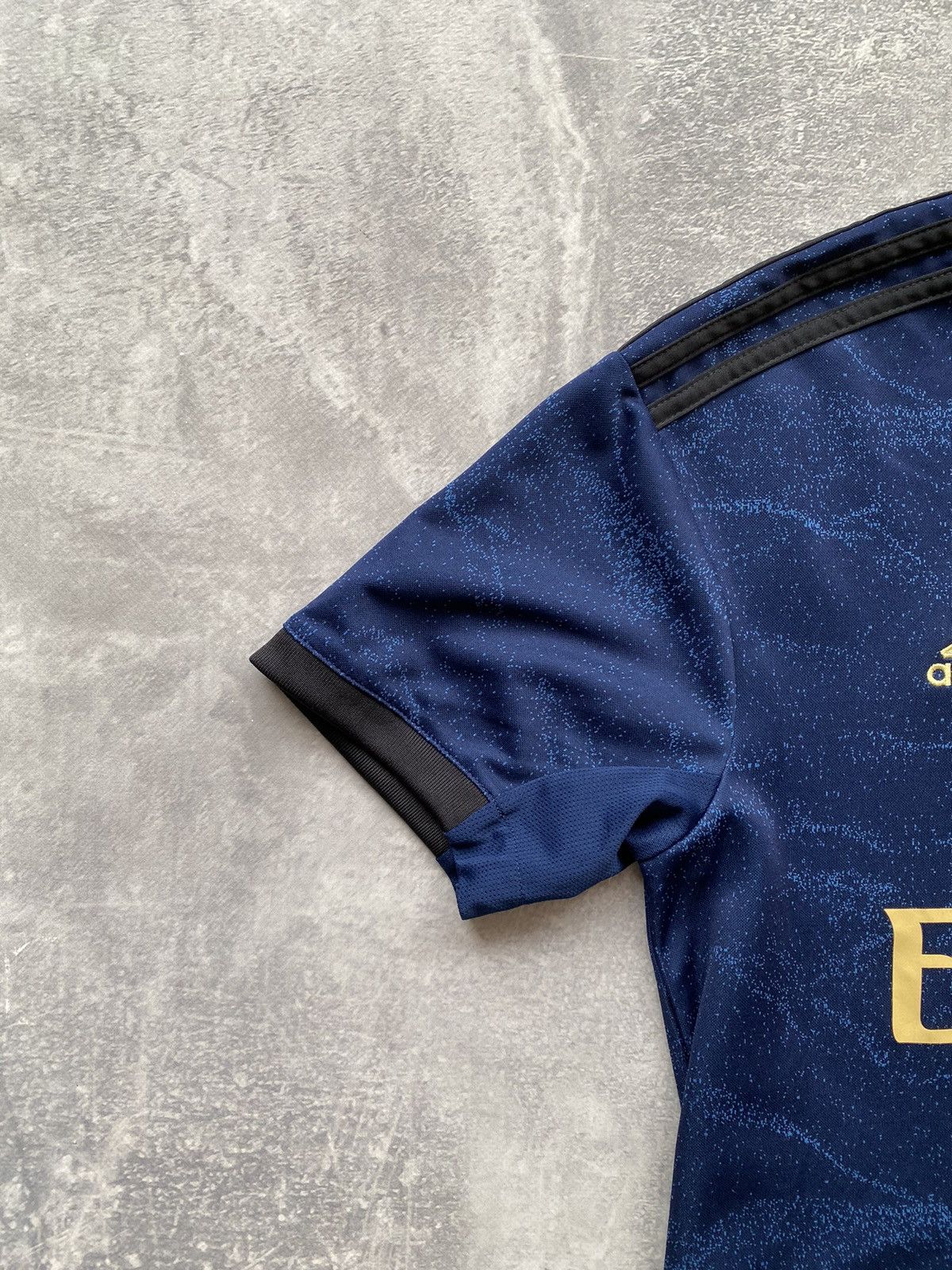 Adidas Adidas Real Madrid La Liga/ UCL Soccer 2019- 2020 Size US M / EU 48-50 / 2 - 3 Thumbnail