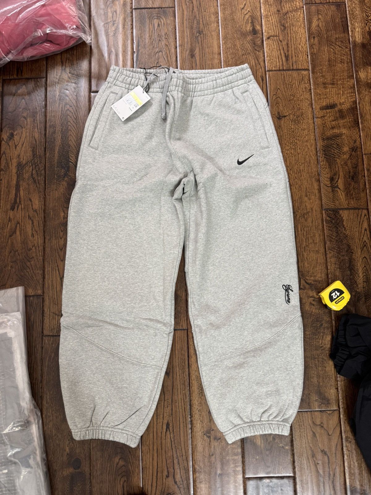 Nike × Supreme Supreme Nike Baggy Sweatpants Grey (S) Size US 30 / EU 46 - 1 Thumbnail