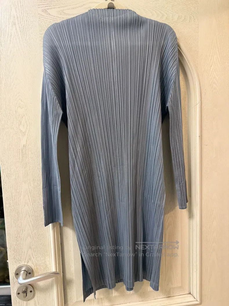 Issey Miyake Issey Miyake Haze Blue V-Neck Long-Sleeve Top Size L / US 10 / IT 46 - 2 Thumbnail