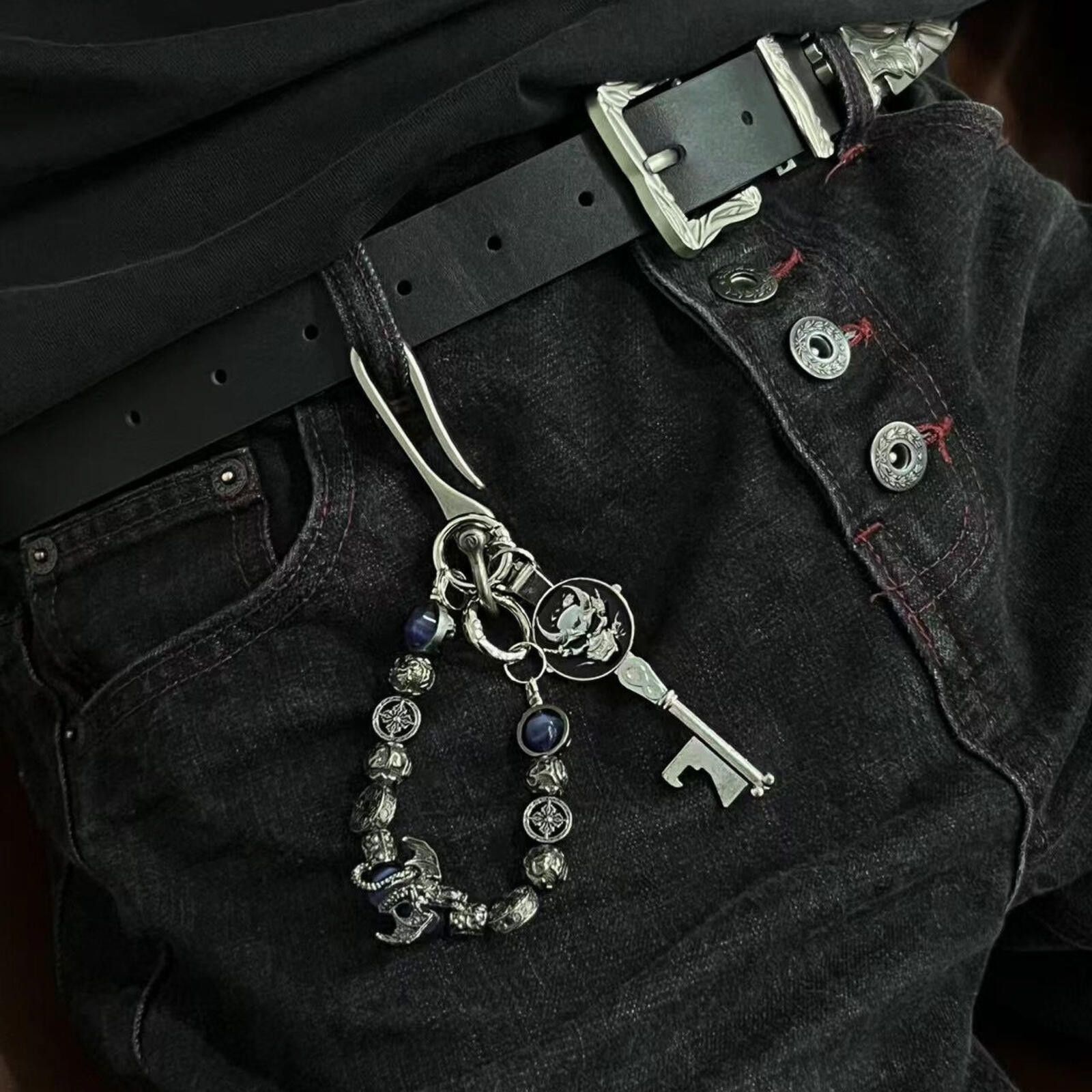 Jewelry Dark Key Skull Bead Keychain | Handcraft Punk Azure Size ONE SIZE - 1 Thumbnail