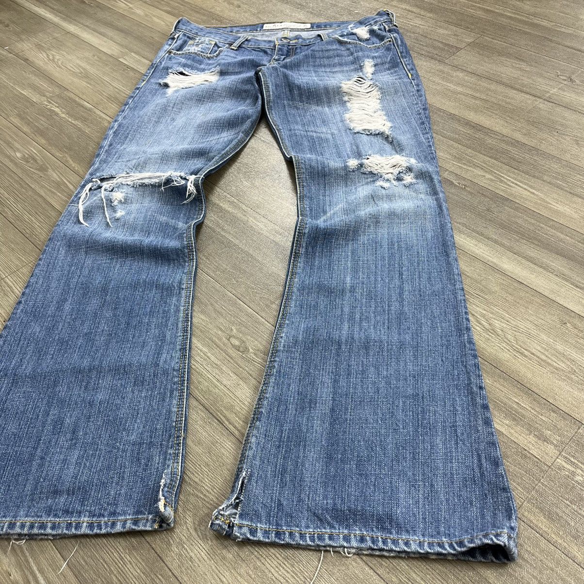 Le Grande Bleu (L.G.B.) Crazy🔥 Hollister Distressed Bootcut Flared Jeans Lgb Style Size US 30 / EU 46 - 3 Thumbnail