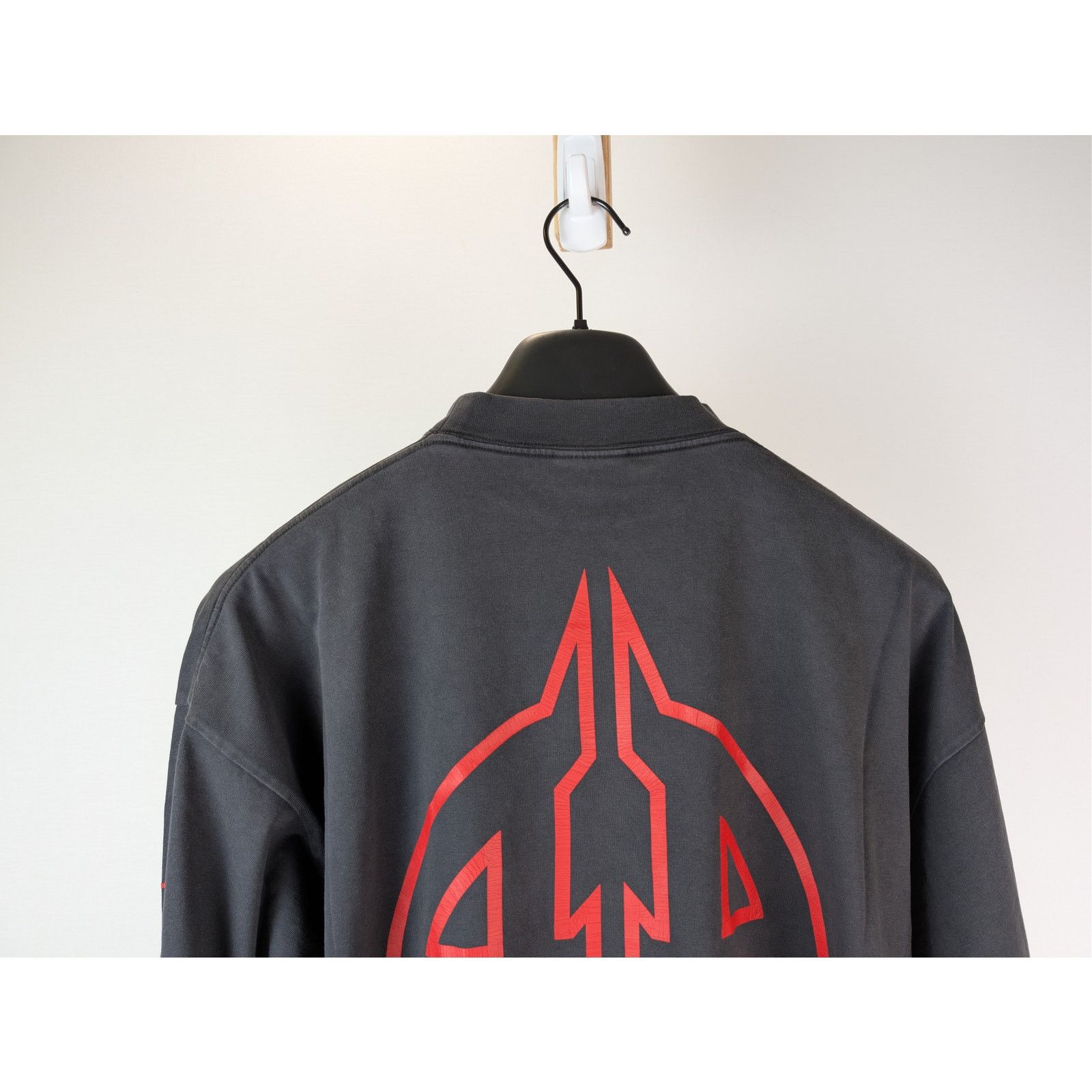 Balenciaga o1rshd1 Metal BB Vintage Jersey L/S Large Fit T-Shirt Black Size US L / EU 52-54 / 3 - 11 Thumbnail