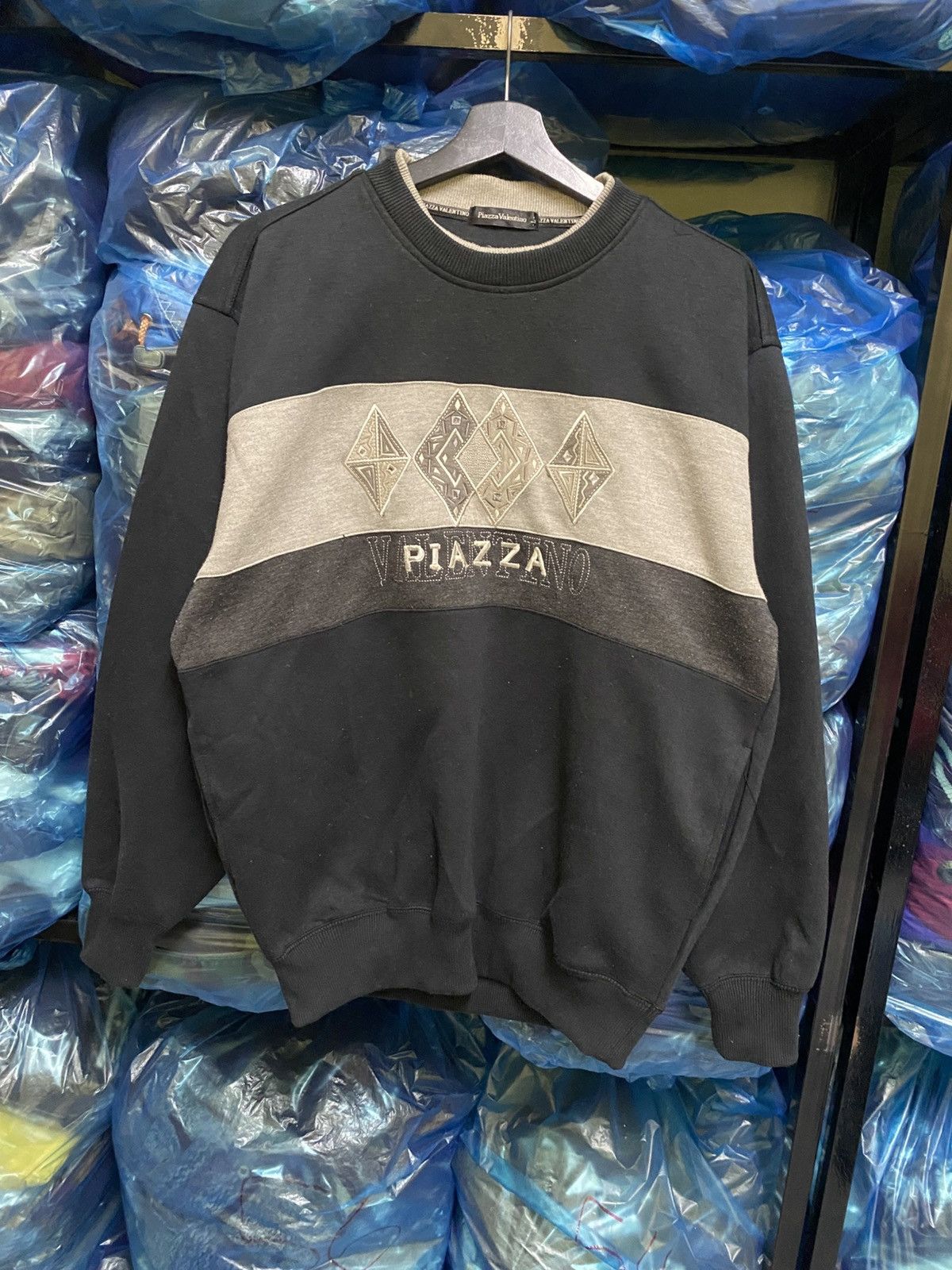 Other VINTAGE 90S PIAZZA VALENTINO SWEATSHIRT Size US L / EU 52-54 / 3 - 1 Thumbnail