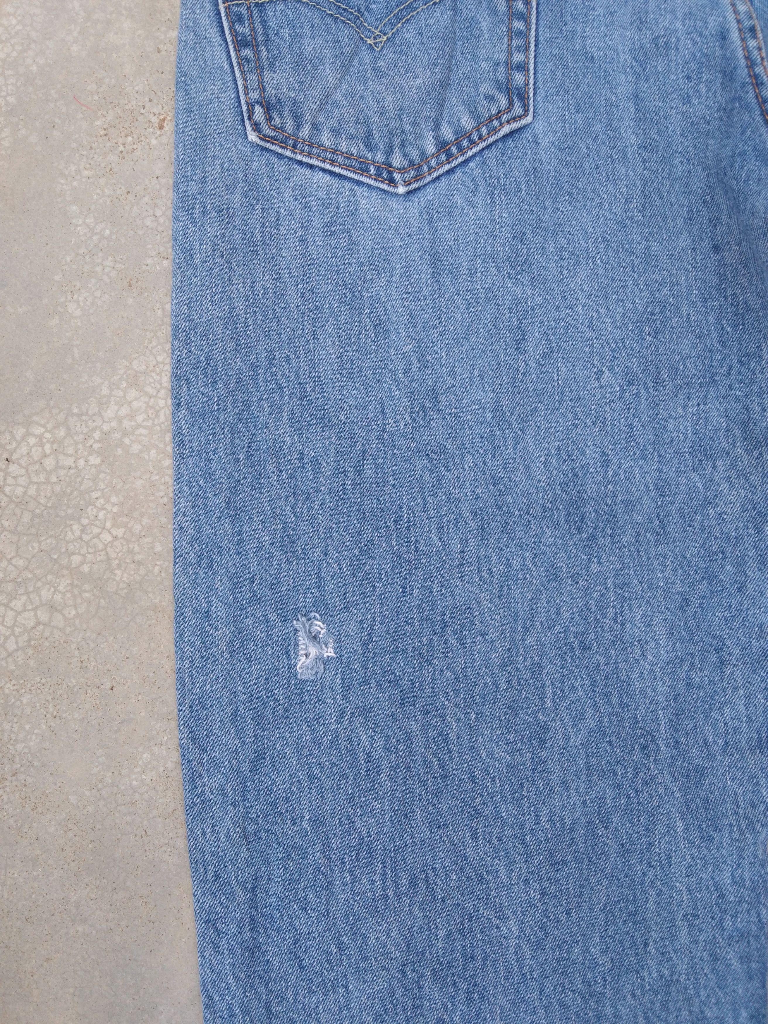 Levi's Vintage Levi's Jeans 550 Light Blue Denim 33x30 Size US 33 - 3 Thumbnail