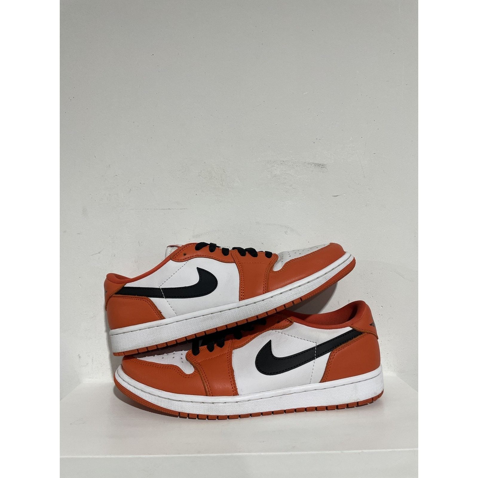Jordan Brand JORDAN 1 LOW STARFISH SIZE 10.5 PREOWNED Size US 10.5 / EU 43-44 - 1 Thumbnail