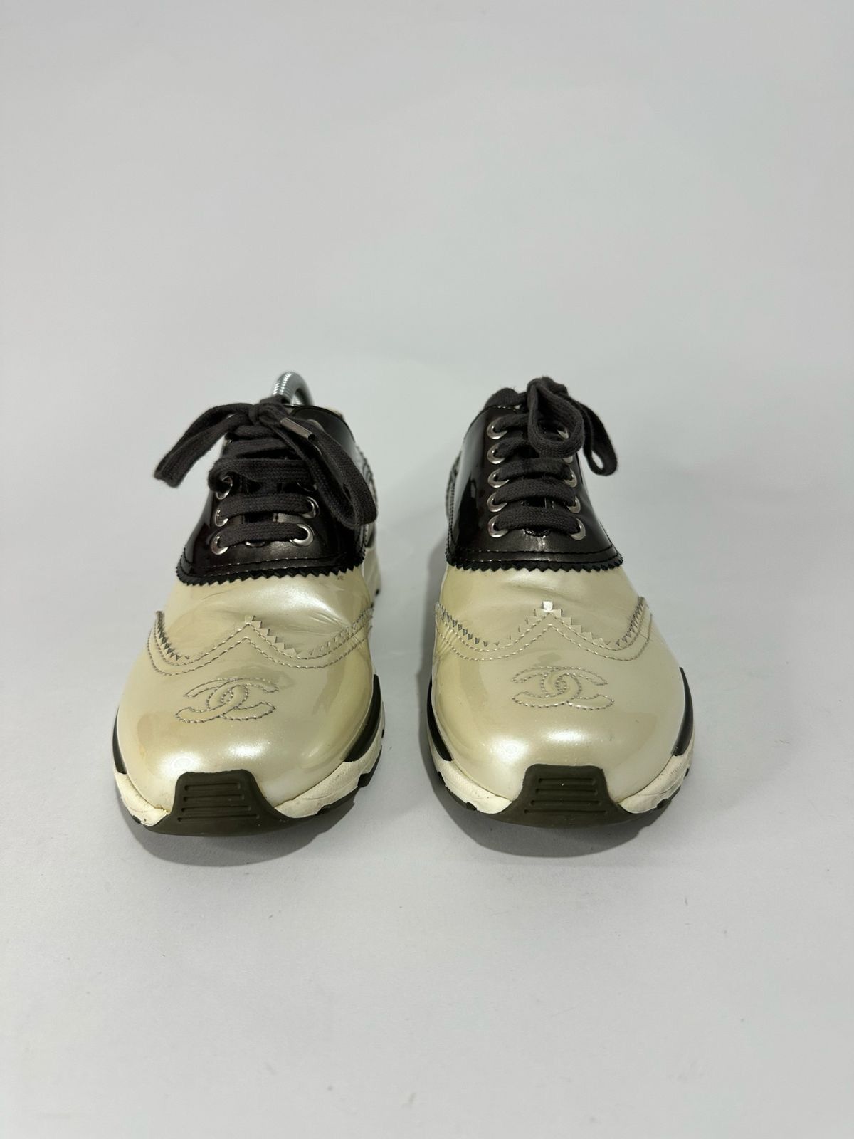 Chanel Chanel Cream/Grey Patent Leather CC Oxford Sneakers 37 EU Size US 7 / IT 37 - 3 Thumbnail