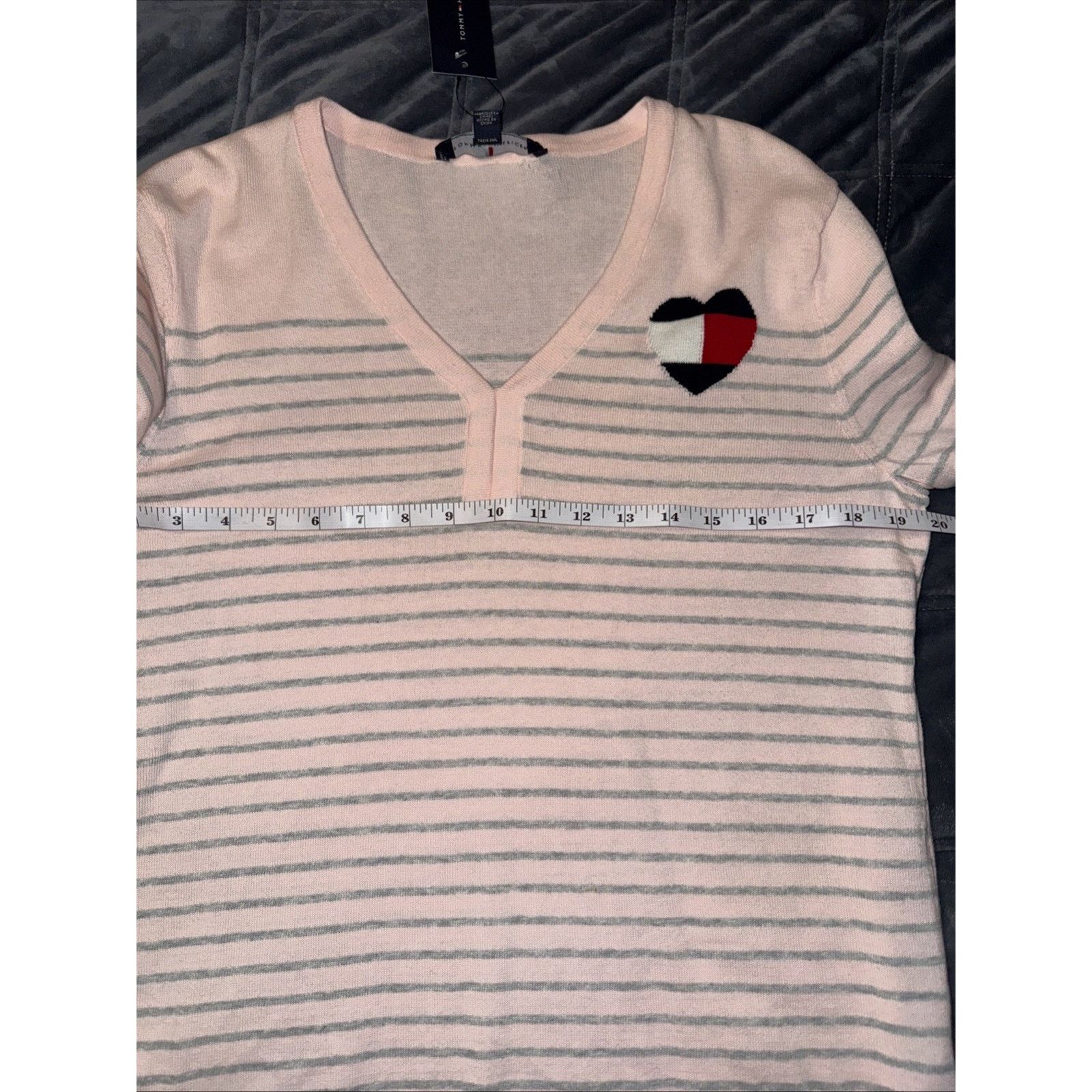 Tommy Hilfiger NWT Tommy Hilfiger Women’s Pullover Sweater Sz L Pink Heart Size L / US 10 / IT 46 - 6 Thumbnail